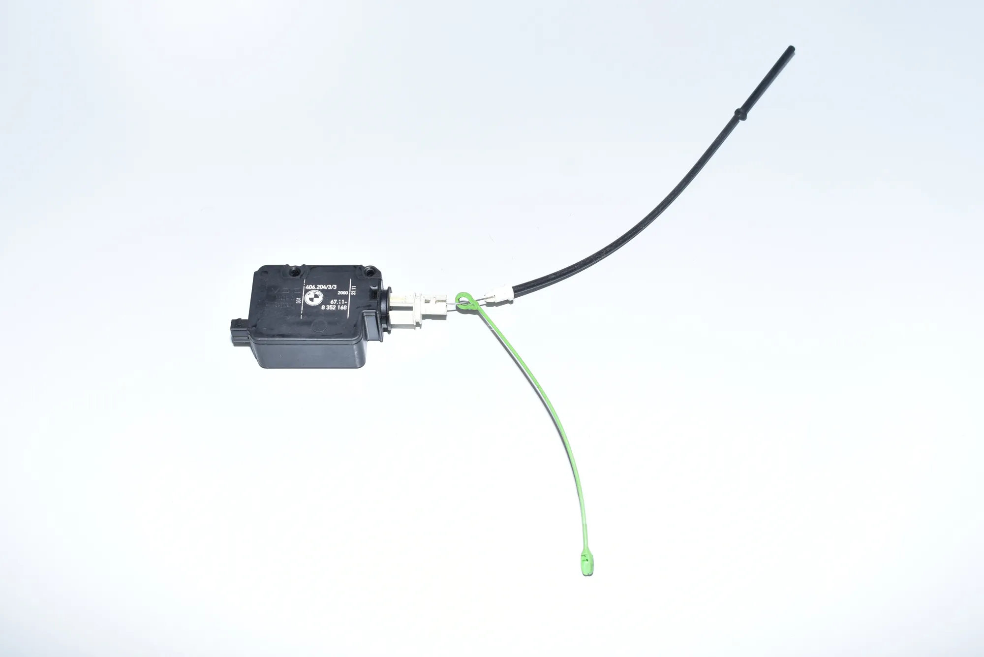Fuel Tank Cover Lock – OEM 8352168 · BMW 5 Touring (E39) BMW 5 Touring (E39) 530 d 2000