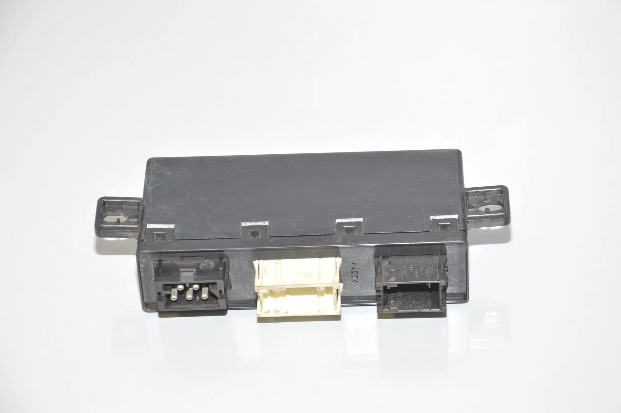 Front Left Door Control Unit – OEM 6904251 · BMW 5 (E39) BMW 5 (E39) 525 d 2001
