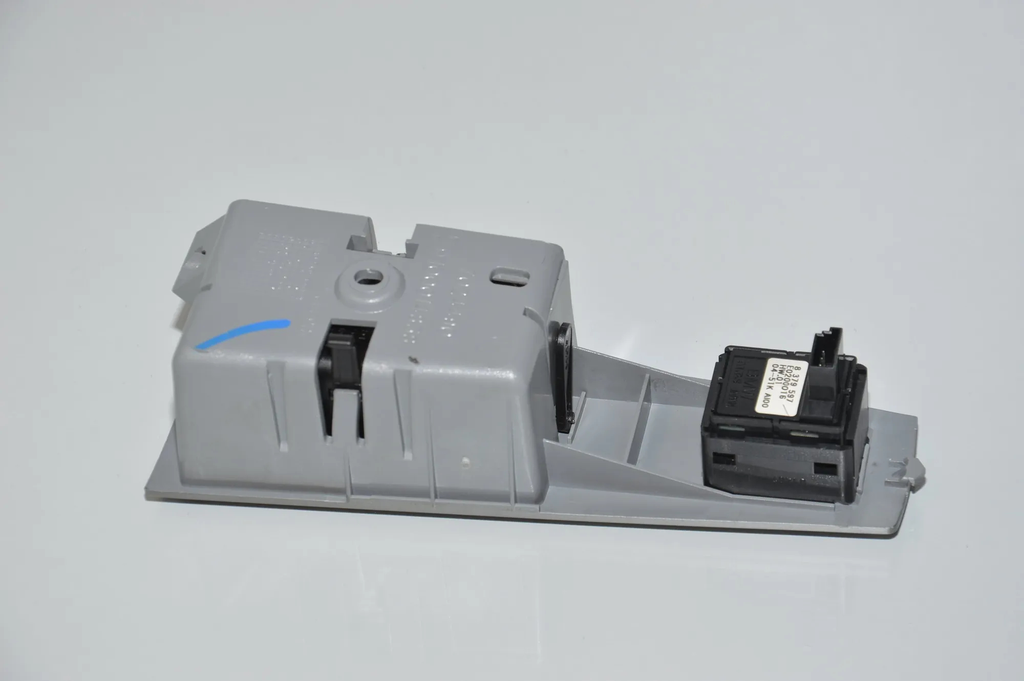 Ashtray – OEM 7024490 · BMW 7 (E65, E66, E67) BMW 7 (E65, E66, E67) 730 d 2002 – 5