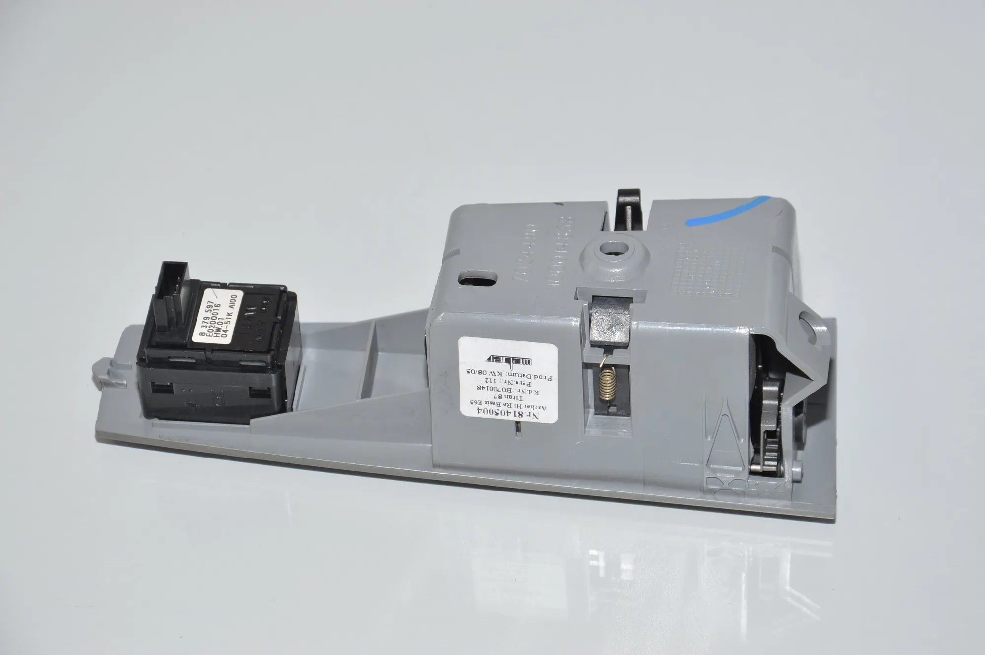 Ashtray – OEM 7024490 · BMW 7 (E65, E66, E67) BMW 7 (E65, E66, E67) 730 d 2002 – 4