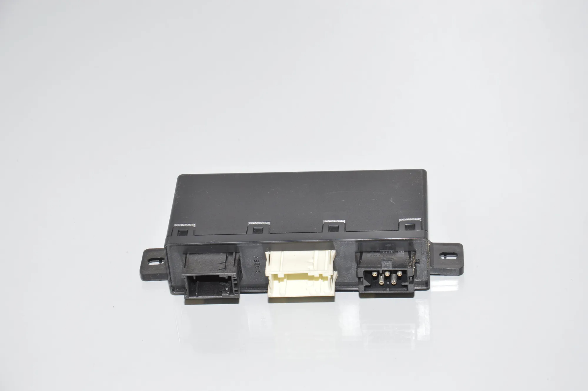 Front Left Door Control Unit – OEM 6904251 · BMW 5 (E39) BMW 5 (E39) 525 d 2000 – 2