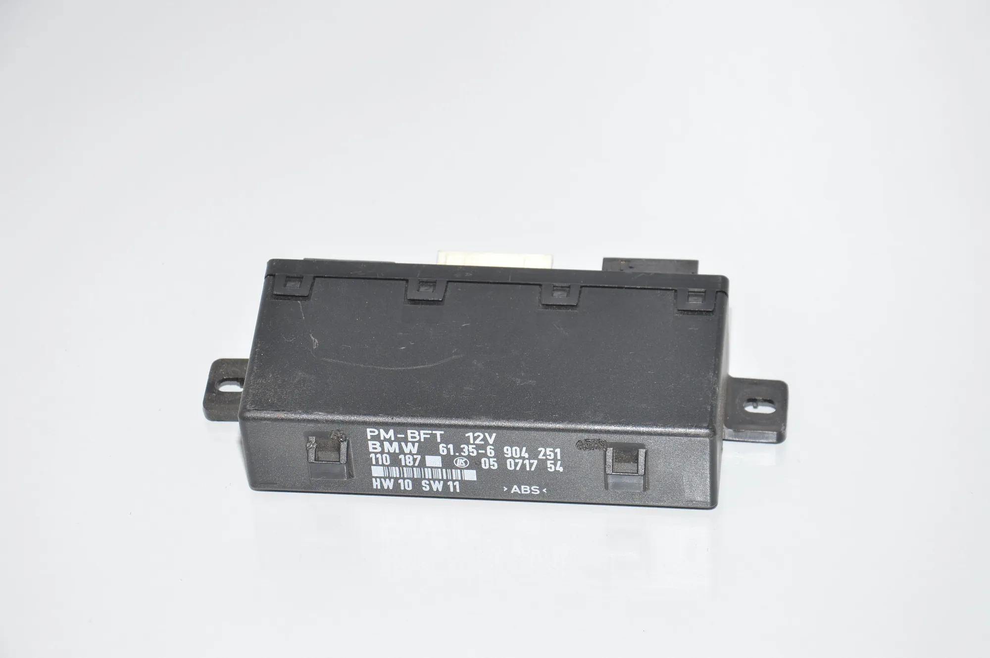 Front Left Door Control Unit – OEM 6904251 · BMW 5 (E39) BMW 5 (E39) 525 d 2000