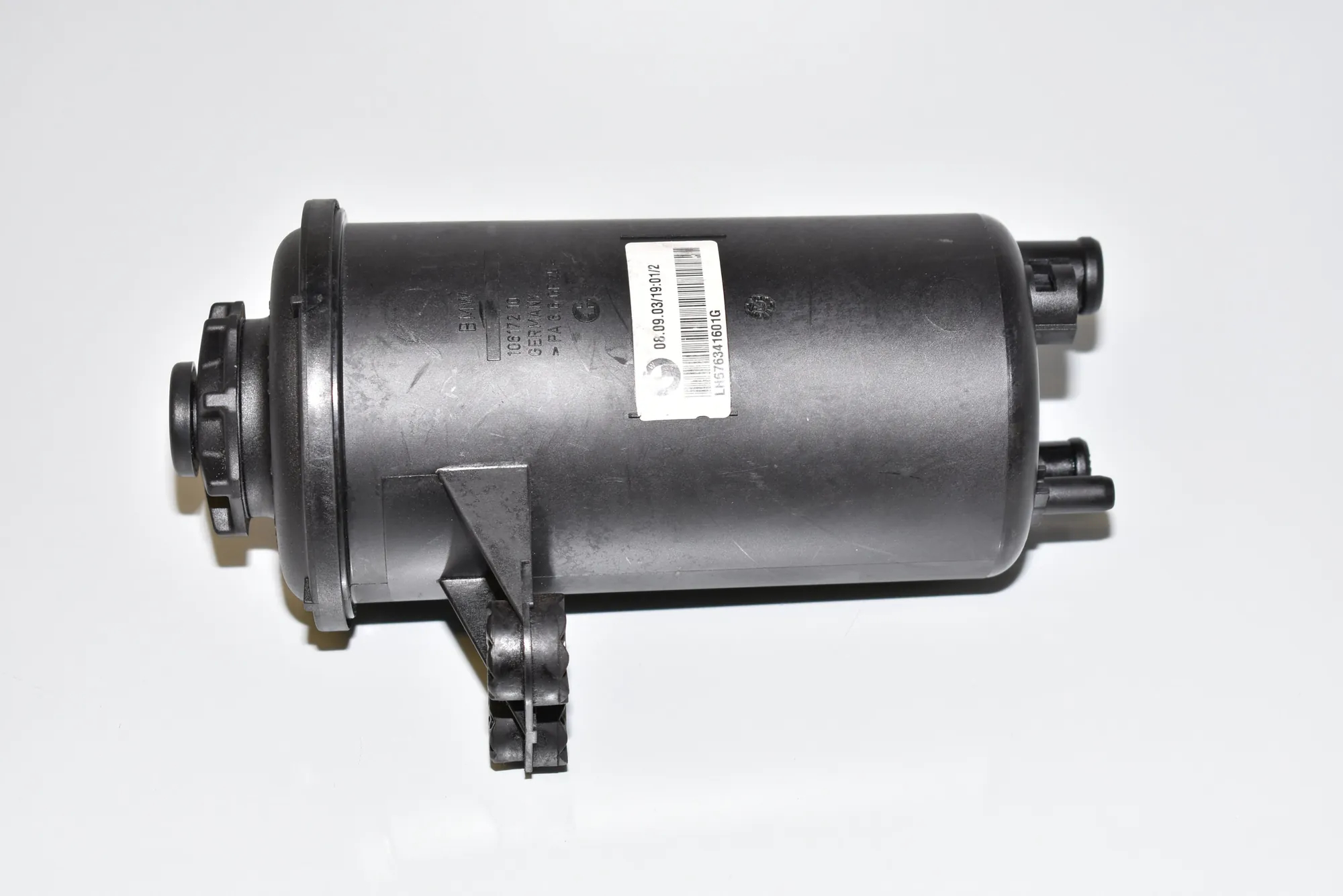 Power Steering Pump Tank – OEM 6763416 · BMW 5 (E60) BMW 5 (E60) 530 d 2007