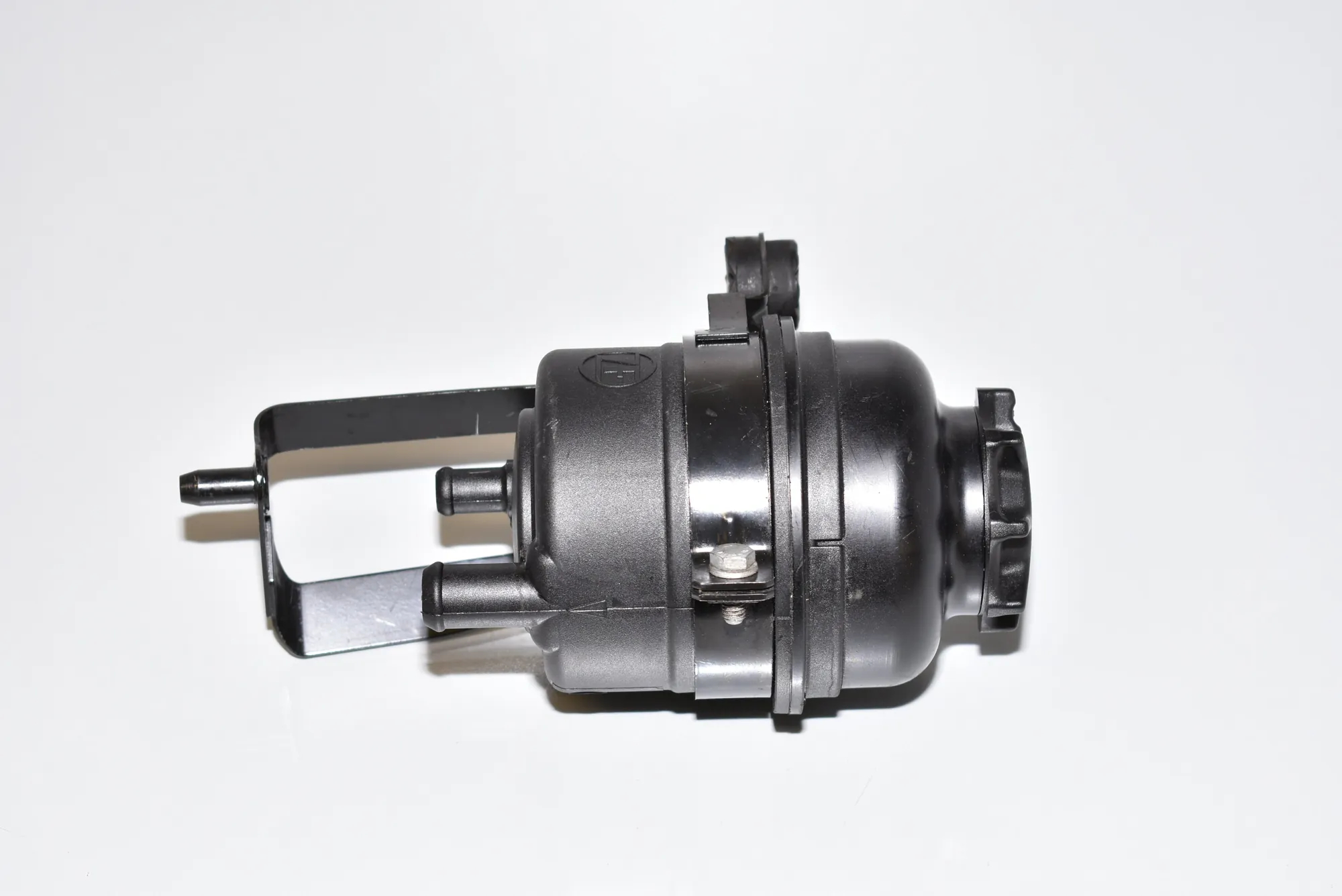 Power Steering Pump Tank – OEM 1097164 · BMW 6 (E63) BMW 6 (E63) 650 i 2009