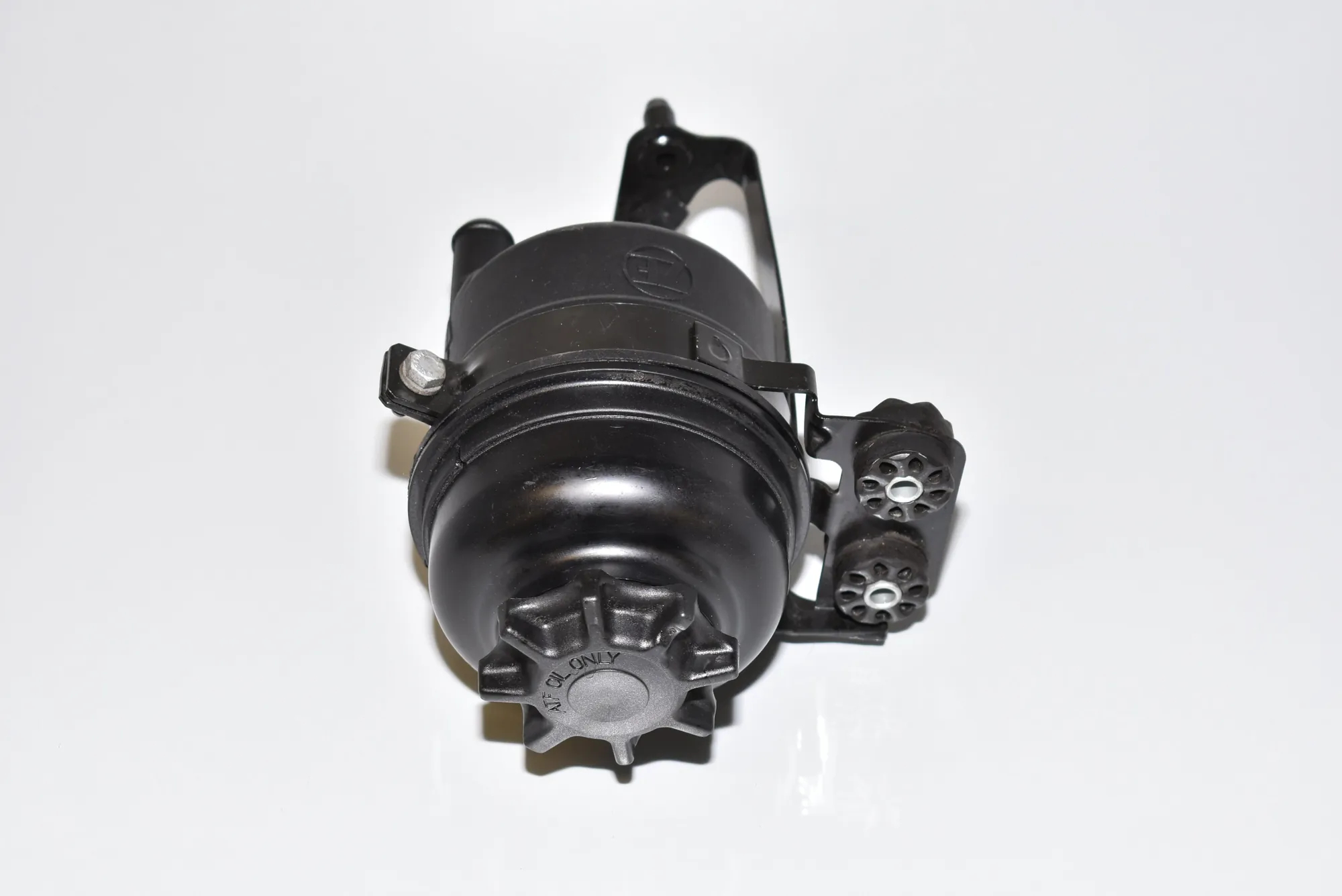 Power Steering Pump Tank – OEM 1097164 · BMW 6 (E63) BMW 6 (E63) 650 i 2009 – 2
