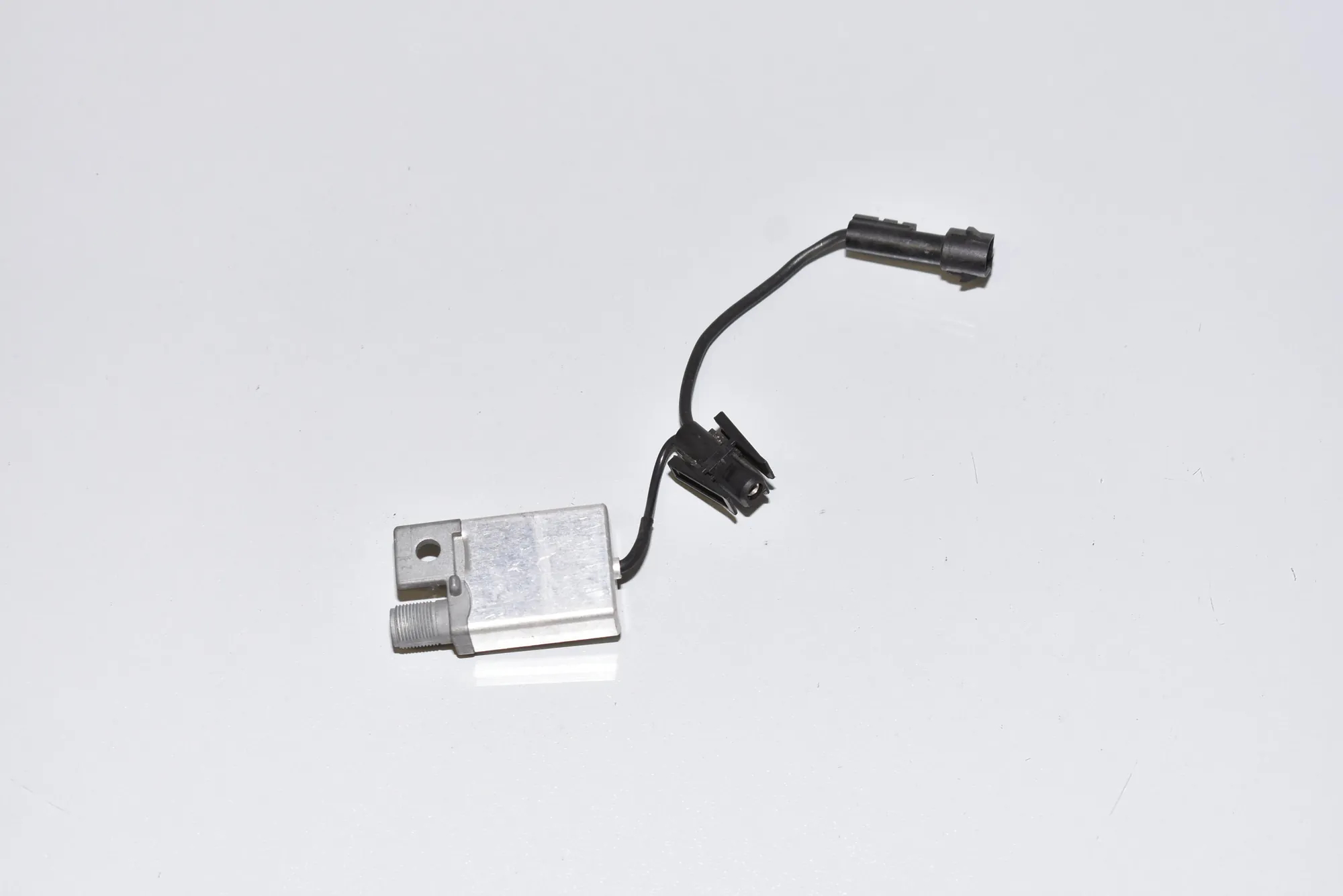 Antenna – OEM 8375228 · BMW 7 (E38) BMW 7 (E38) 730 d 2000 – 3