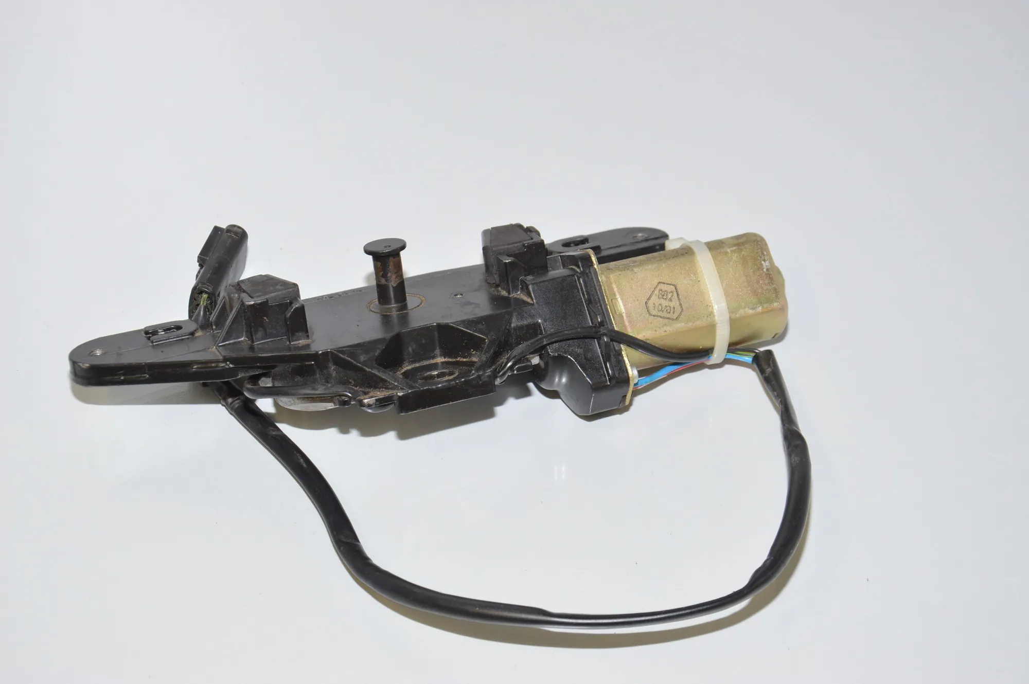 Tailgate Boot Soft Close Motor – OEM 8362371 · BMW 5 Touring (E39) BMW 5 Touring (E39) 520 i 1997 – 3