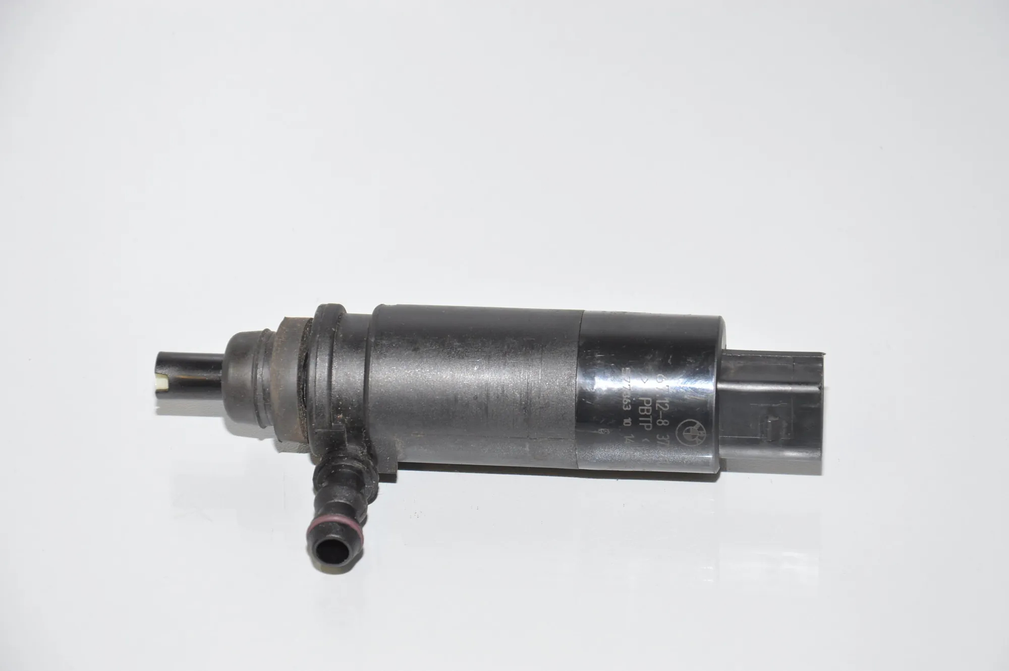 Washer Tank Motor – OEM 8377613 · BMW 5 (E39) BMW 5 (E39) 520 d 2000 – 2