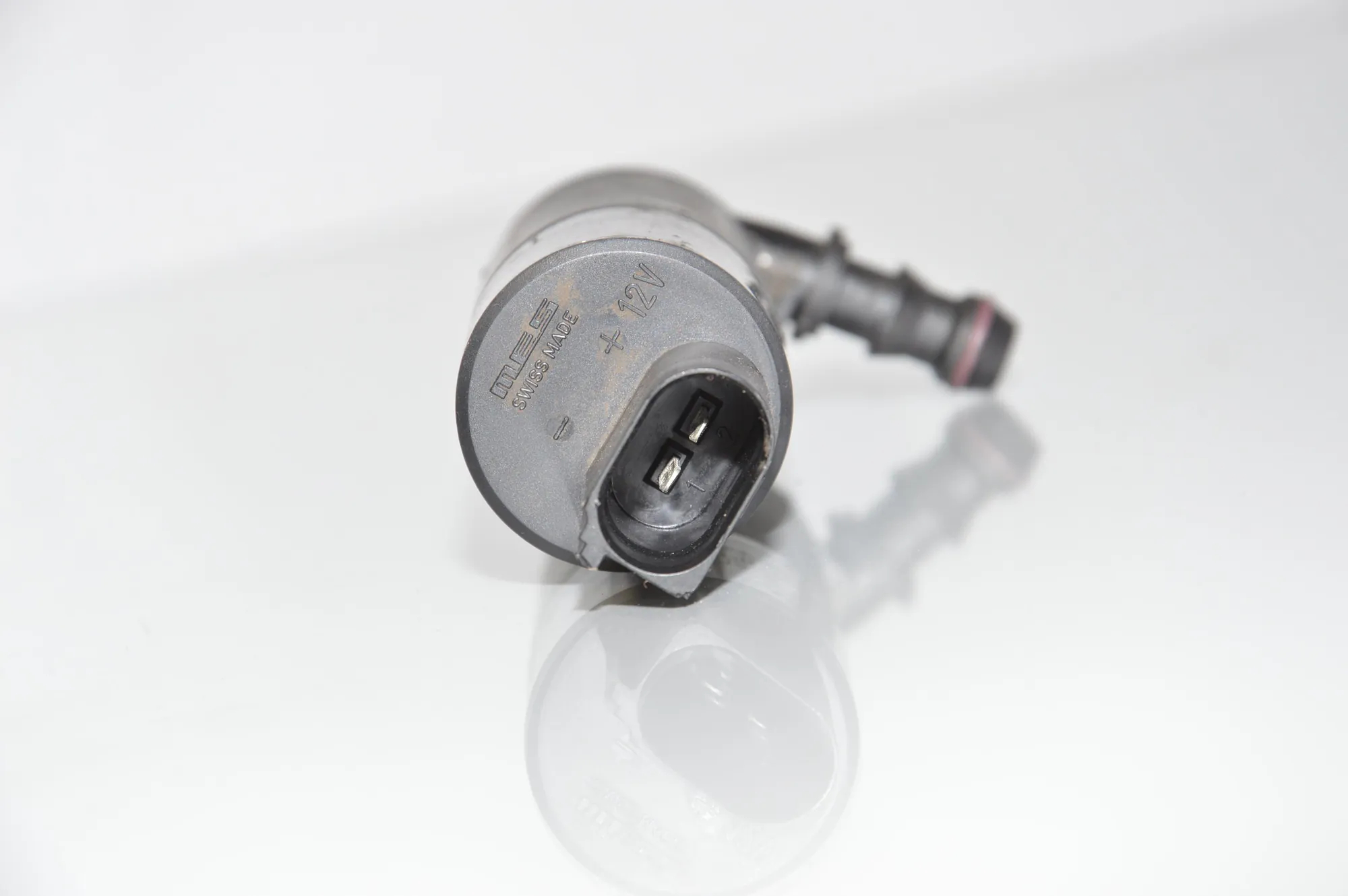 Washer Tank Motor – OEM 8377613 · BMW 5 (E39) BMW 5 (E39) 520 d 2000 – 5