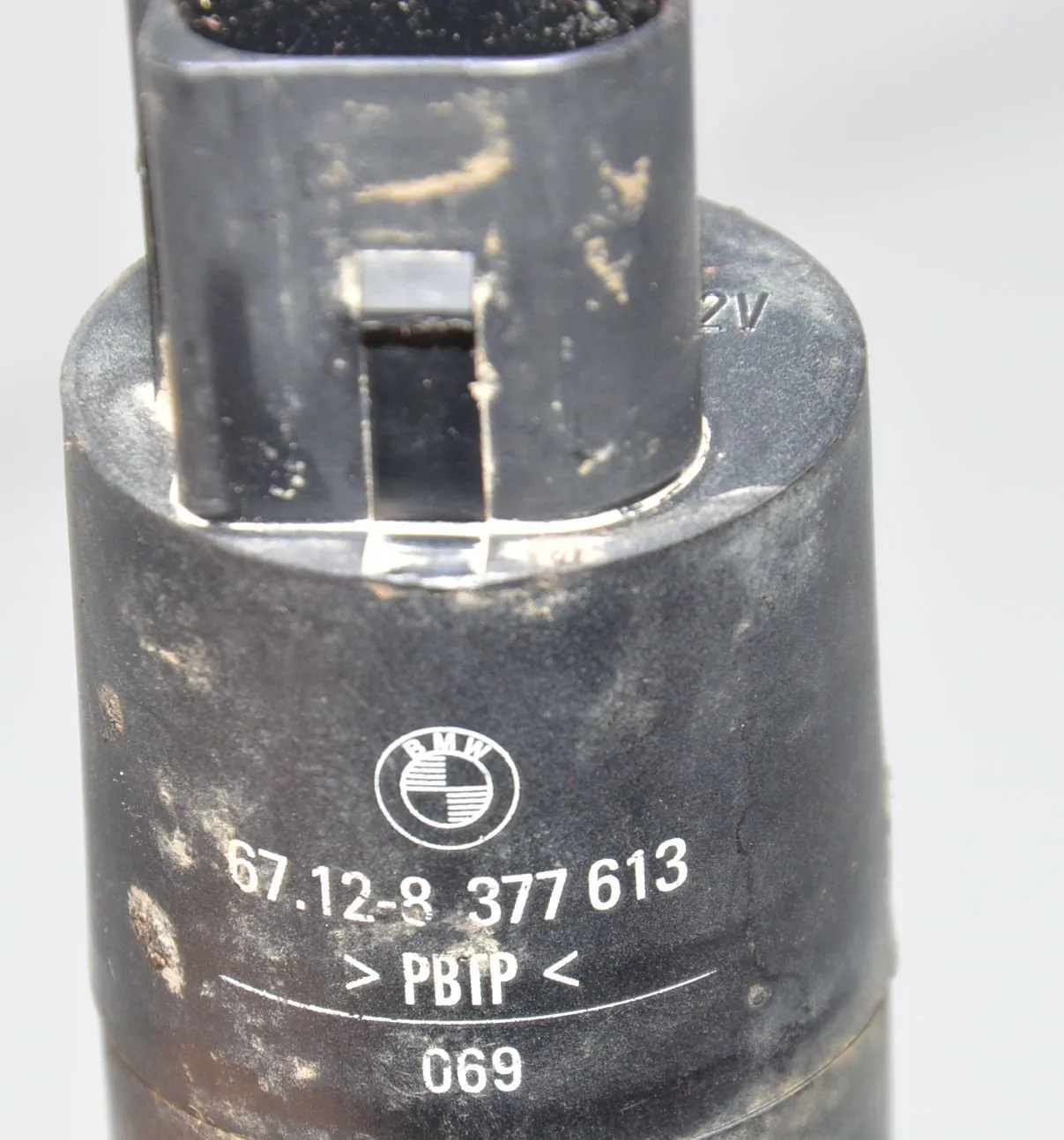 Washer Tank Motor – OEM 8377613 · BMW 5 (E39) BMW 5 (E39) 520 d 2000 – 5