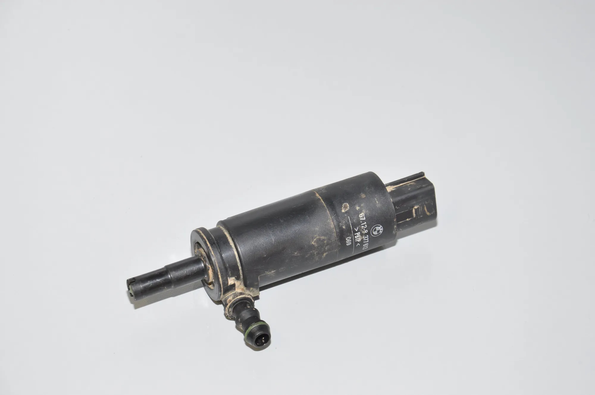 Washer Tank Motor – OEM 8377613 · BMW 5 (E39) BMW 5 (E39) 520 d 2000 – 2