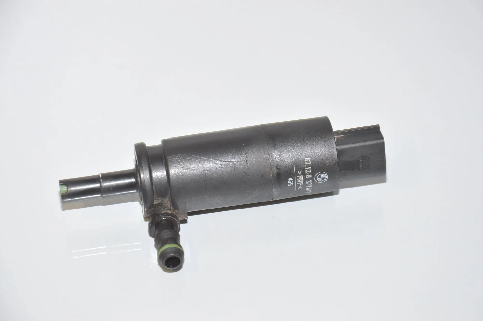 Washer Tank Motor – OEM 8377613 · BMW 5 (E39) BMW 5 (E39) 520 d 2000