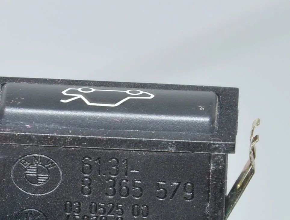 Tailgate Open Switch – OEM 8365579 · BMW X5 (E53) BMW X5 (E53) 3.0 d 2001 – 5