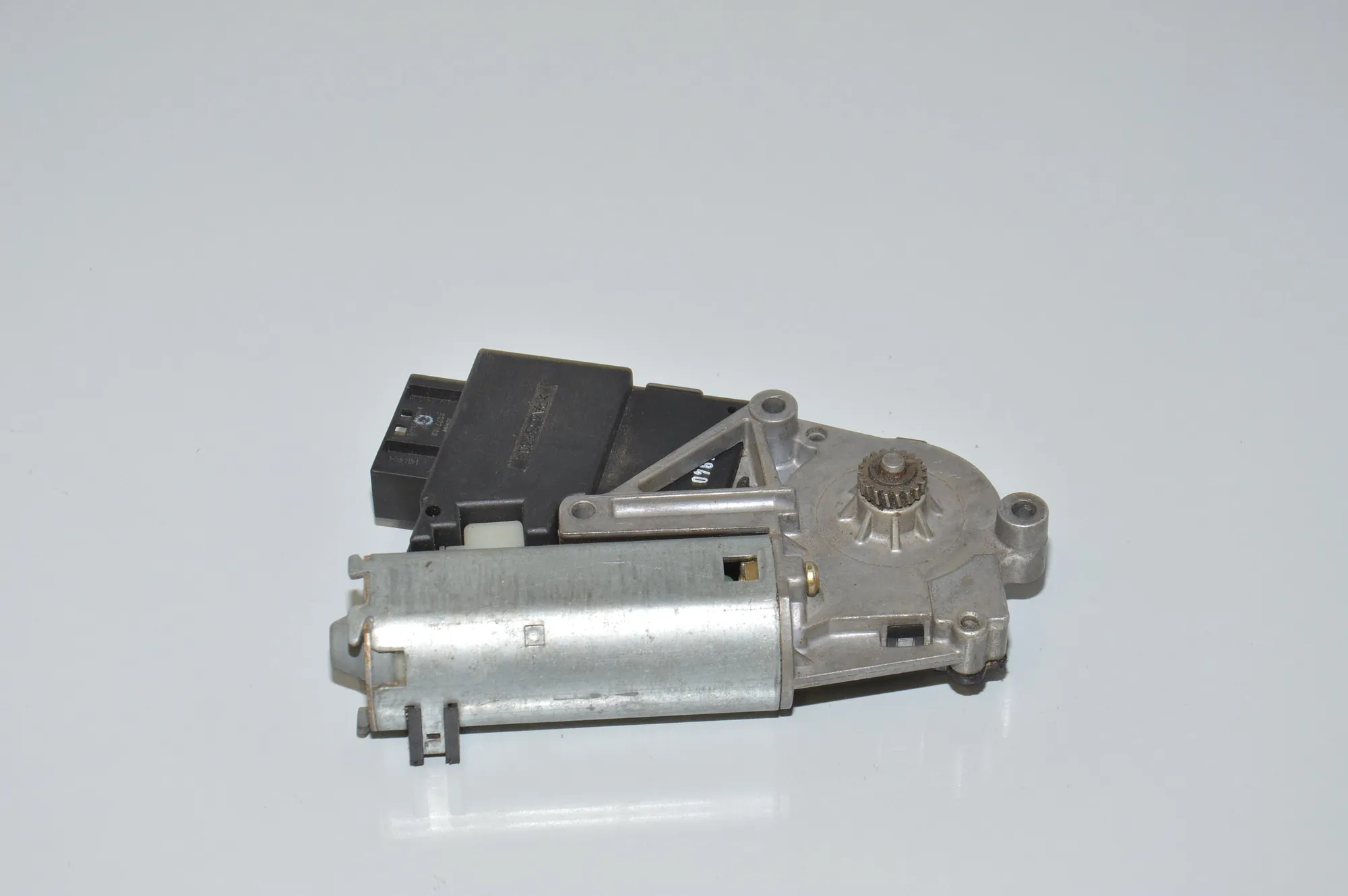 Sunroof Control Module – OEM 8377939 · BMW X5 (E53) BMW X5 (E53) 3.0 d 2001 – 4