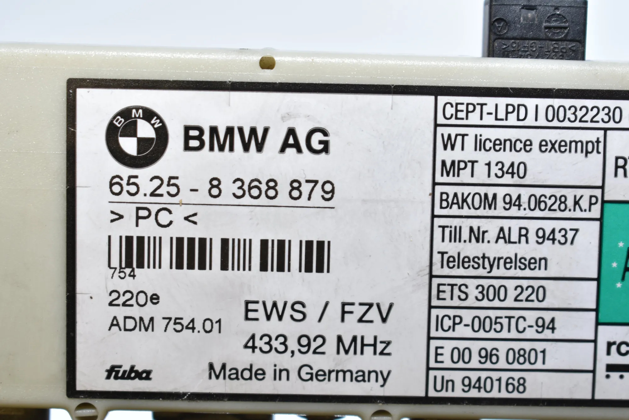 Antenna – OEM 8368879 · BMW 5 Touring (E39) BMW 5 Touring (E39) 525 d 2002 – 5