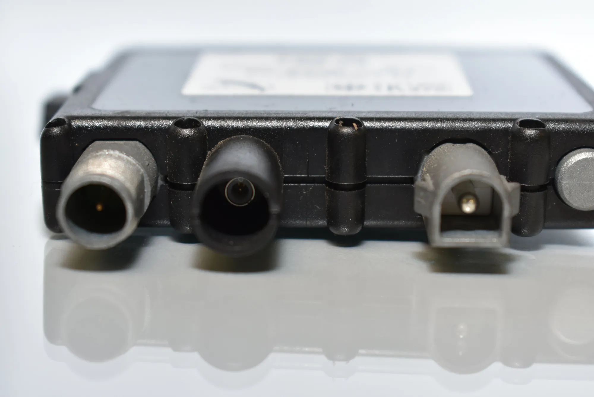 Antenna – OEM 6906070 · BMW X5 (E53) BMW X5 (E53) 4.4 i 2003 – 3