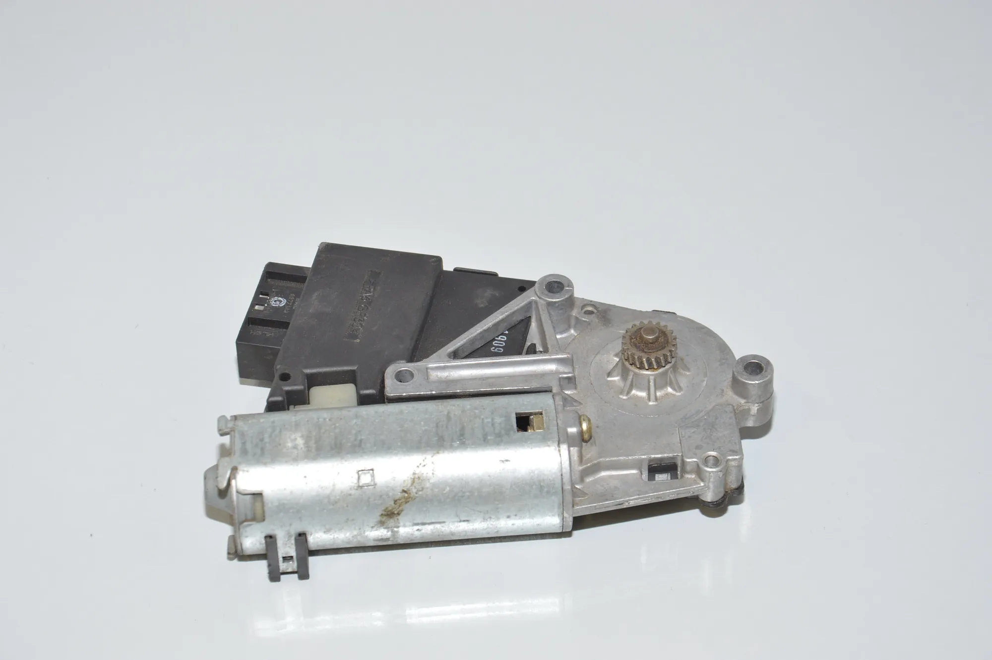 Sunroof Control Module – OEM 8377939 · BMW X5 (E53) BMW X5 (E53) 3.0 d 2001 – 4
