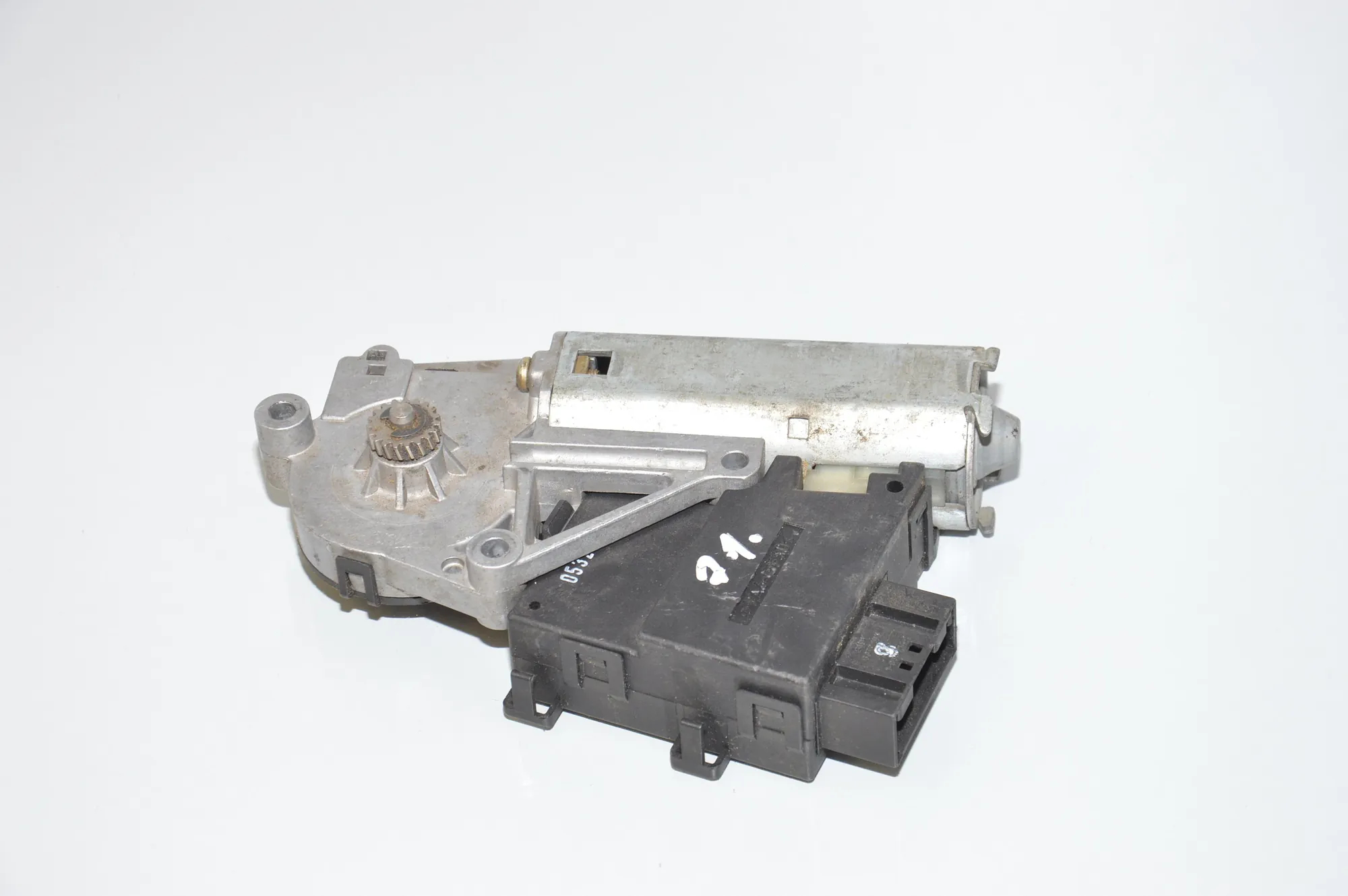 Sunroof Control Module – OEM 8381480 · BMW 5 Touring (E39) BMW 5 Touring (E39) 525 d 2002 – 2