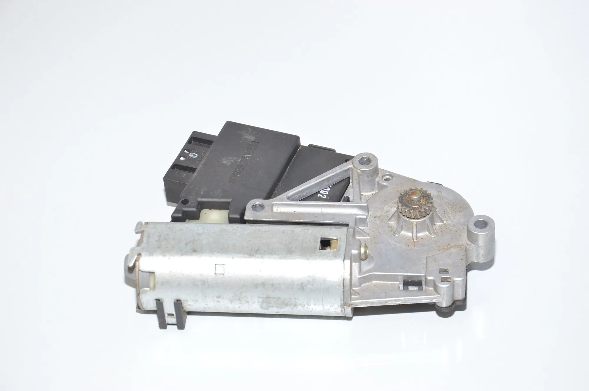 Sunroof Control Module – OEM 8381480 · BMW 5 Touring (E39) BMW 5 Touring (E39) 525 d 2000 – 4