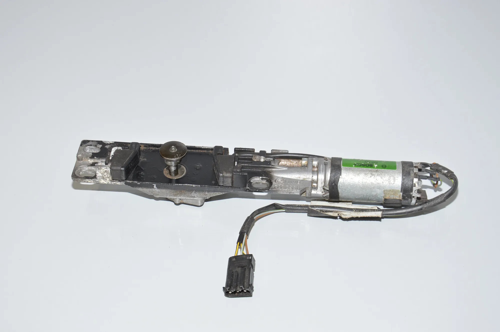 Tailgate Boot Lock – OEM 8352202 · BMW 7 (E38) BMW 7 (E38) 725 tds 1996 – 2