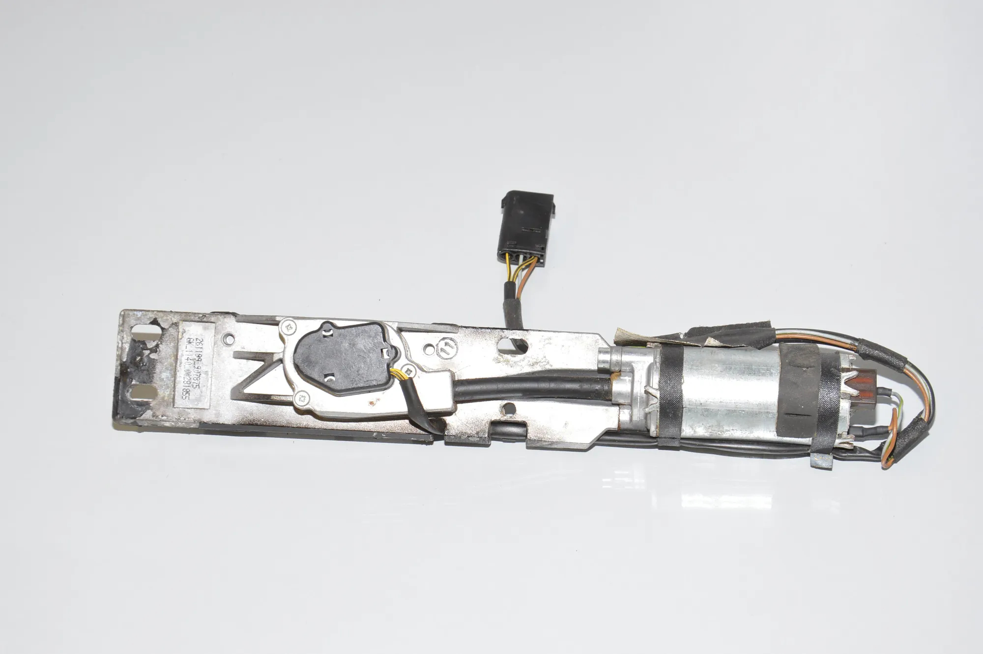 Tailgate Boot Lock – OEM 8352202 · BMW 7 (E38) BMW 7 (E38) 725 tds 1996 – 3