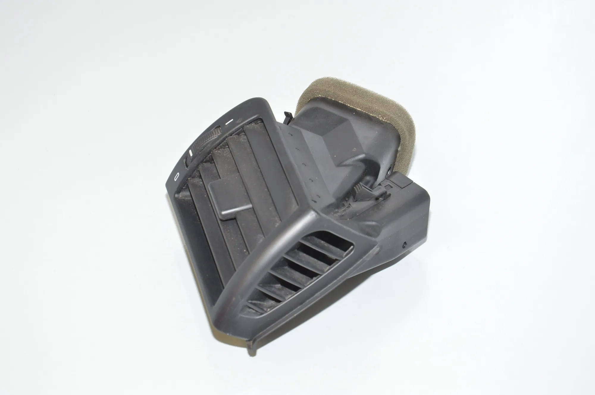 Dashboard Air Vents – OEM 8361898 · BMW 3 Coupe (E46) BMW 3 Coupe (E46) 316 Ci 2000 – 2