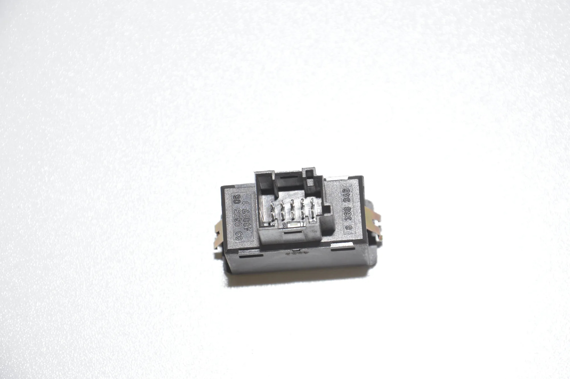 USB/AUX-In Socket Port – OEM 8368346 · BMW X5 (E53) BMW X5 (E53) 3.0 d 2001 – 4