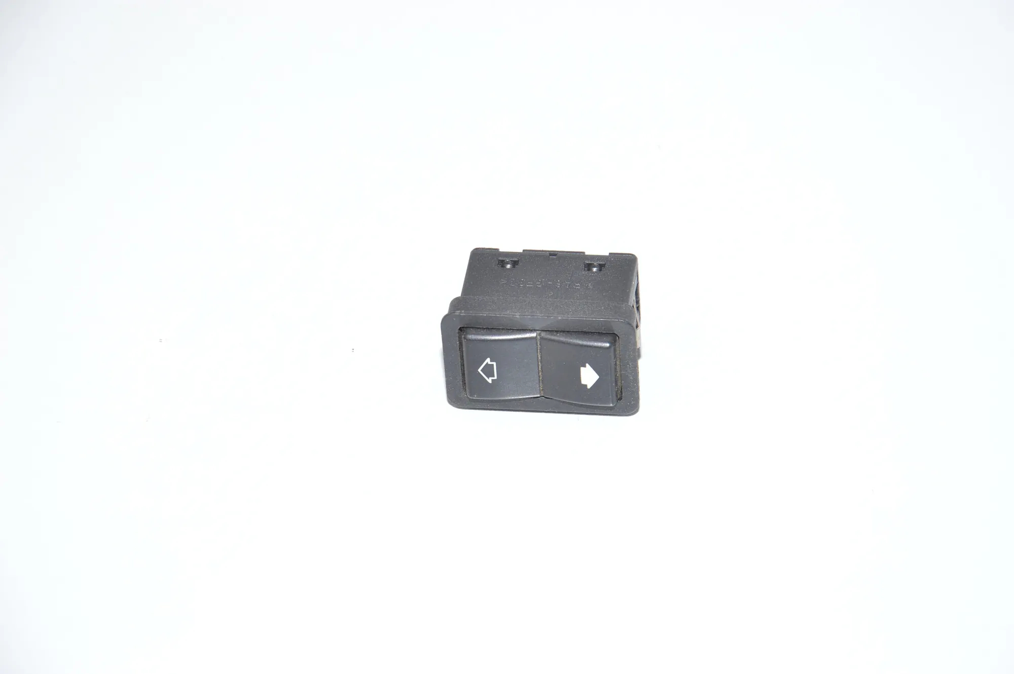 Rear Right Door Window Switch – OEM 8368974 · BMW 5 (E39) BMW 5 (E39) 520 d 2000