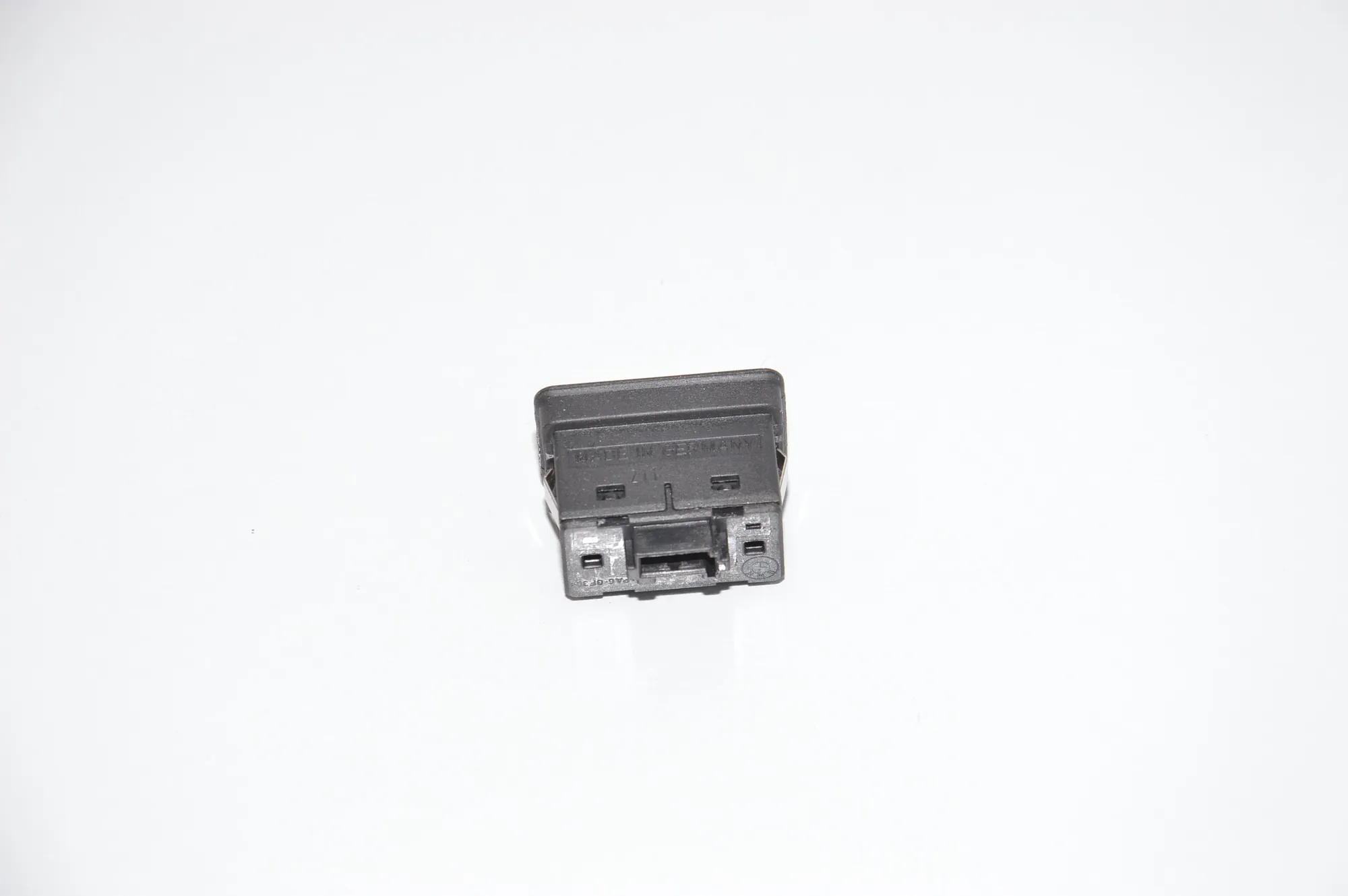 Rear Right Door Window Switch – OEM 8368974 · BMW 5 (E39) BMW 5 (E39) 520 d 2000 – 2