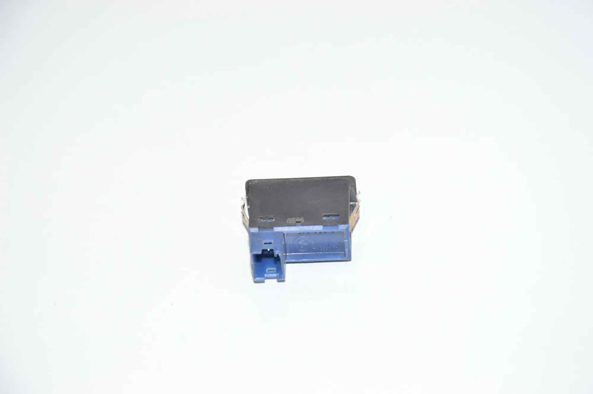 Switches – OEM 8368345 · BMW X5 (E53) BMW X5 (E53) 3.0 d 2001 – 3
