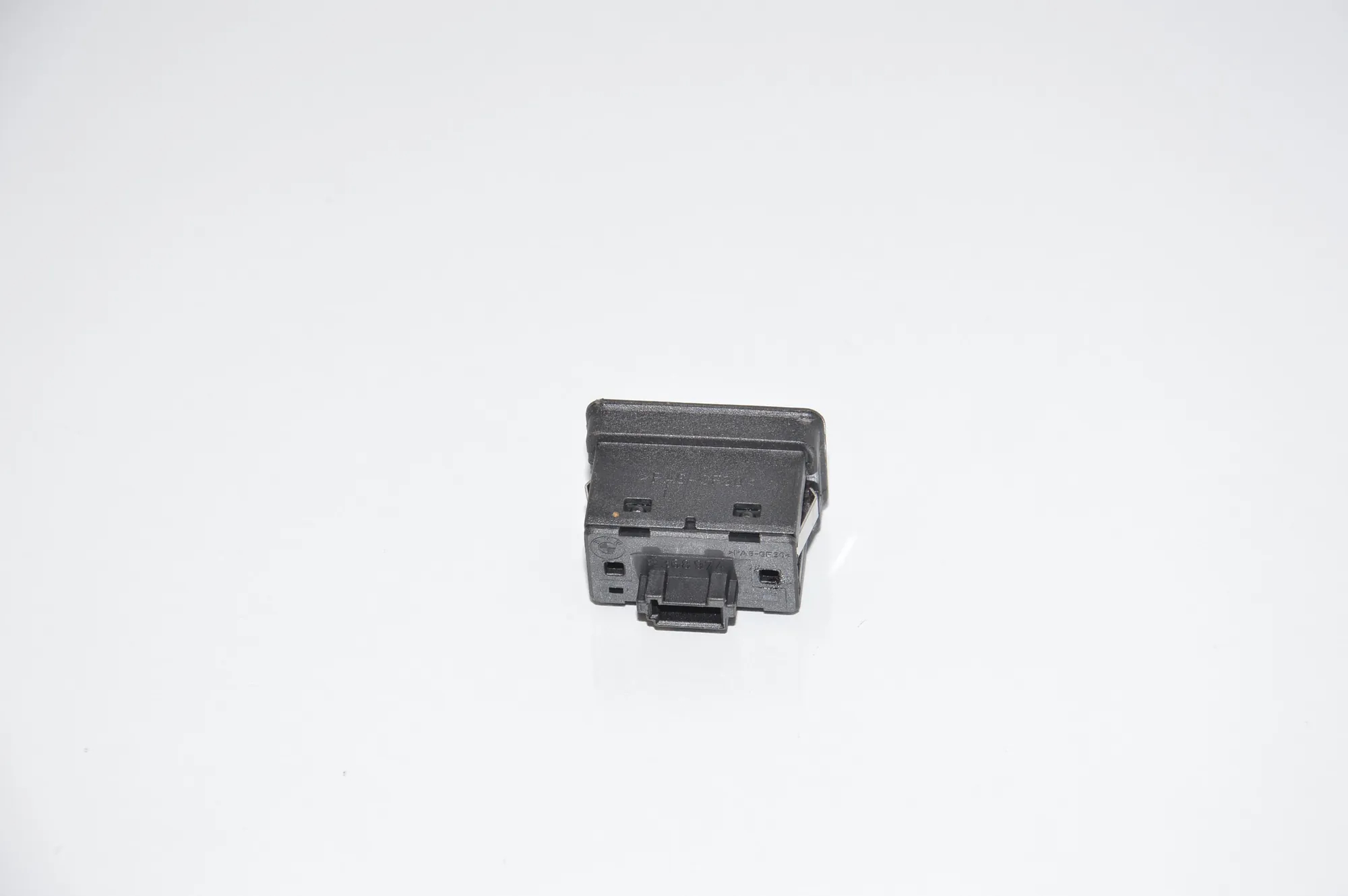 Rear Left Door Window Switch – OEM 8368974 · BMW 5 (E39) BMW 5 (E39) 520 d 2000 – 2