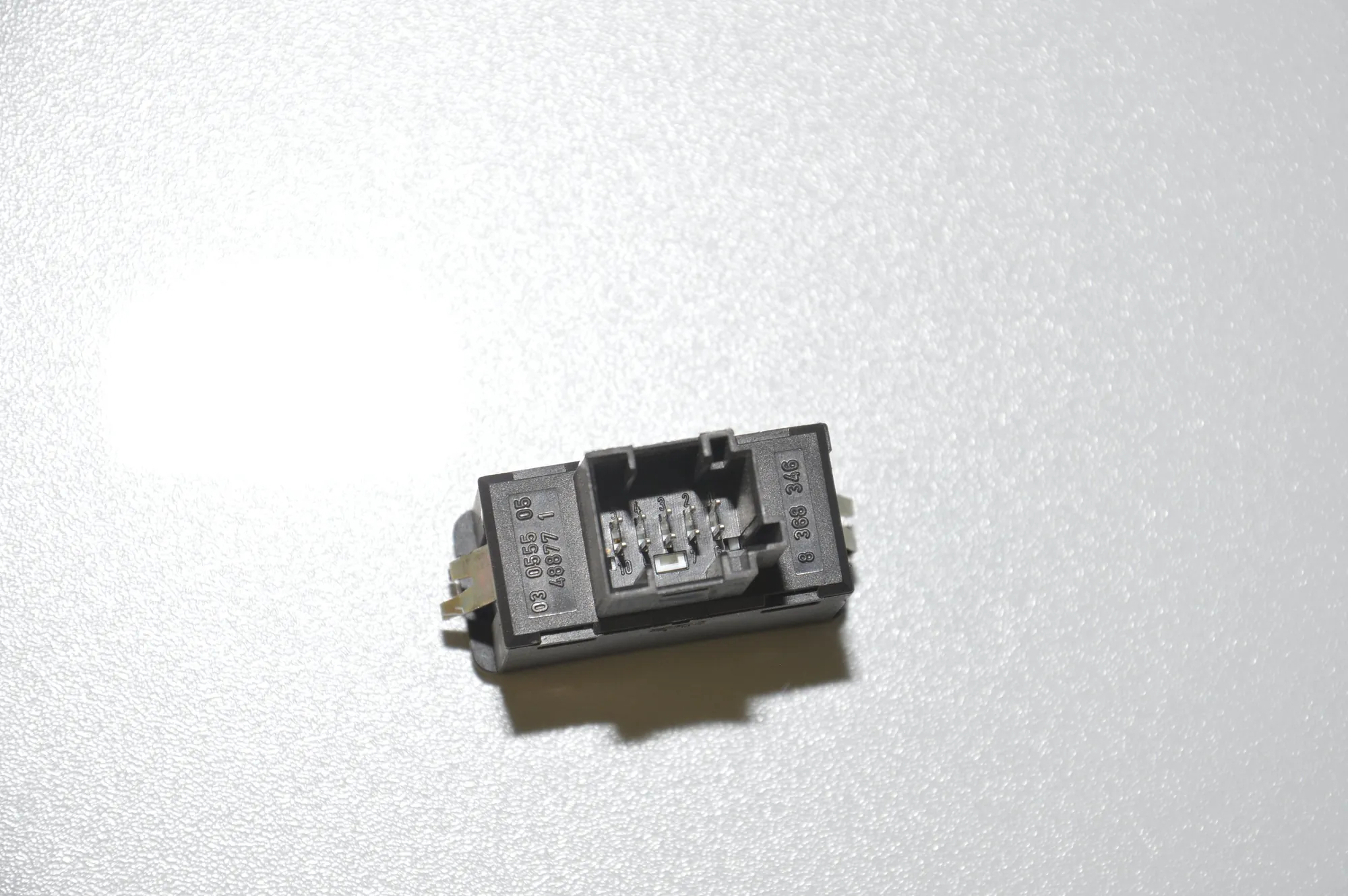 USB/AUX-In Socket Port – OEM 8368346 · BMW X5 (E53) BMW X5 (E53) 3.0 d 2001 – 4