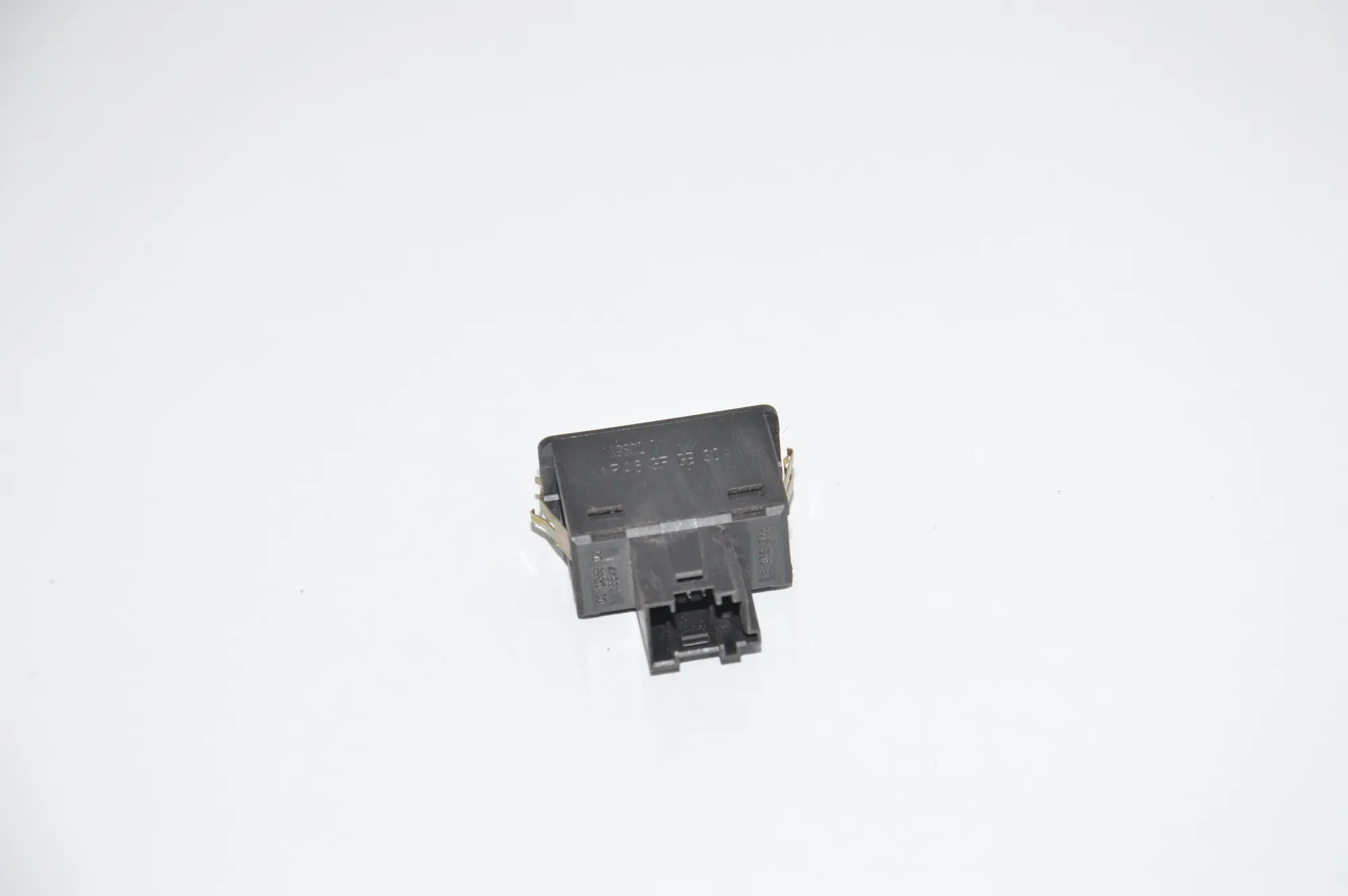 USB/AUX-In Socket Port – OEM 8368346 · BMW X5 (E53) BMW X5 (E53) 3.0 d 2001 – 2