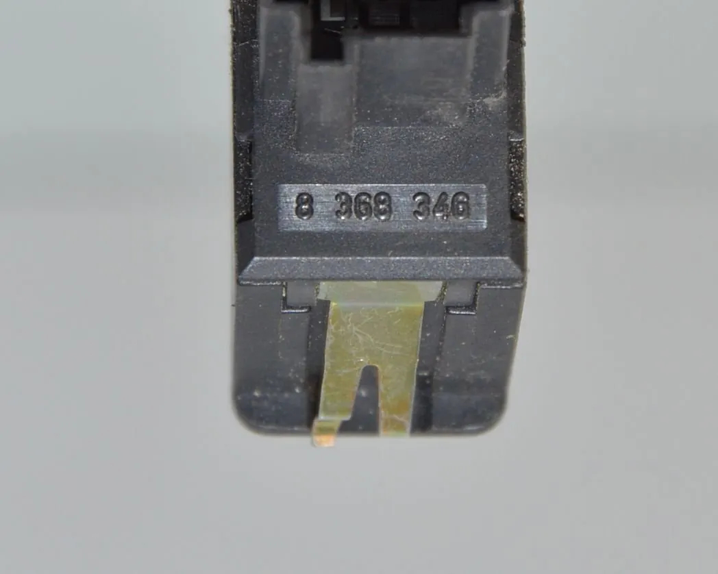 USB/AUX-In Socket Port – OEM 8368346 · BMW X5 (E53) BMW X5 (E53) 3.0 d 2001 – 5