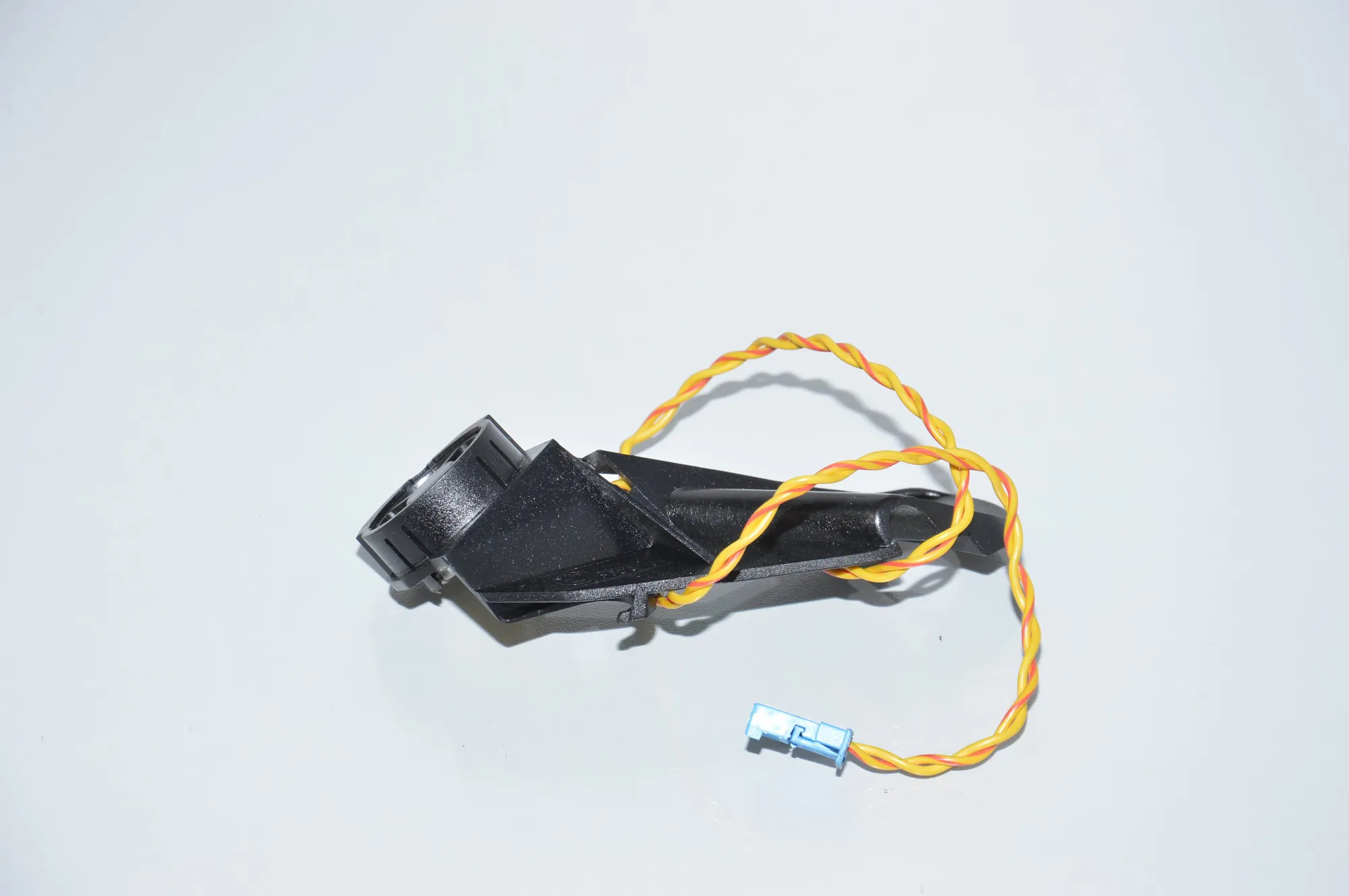 Front Right Door Speaker – OEM 8362530 · BMW 5 (E39) BMW 5 (E39) 520 d 2000 – 2