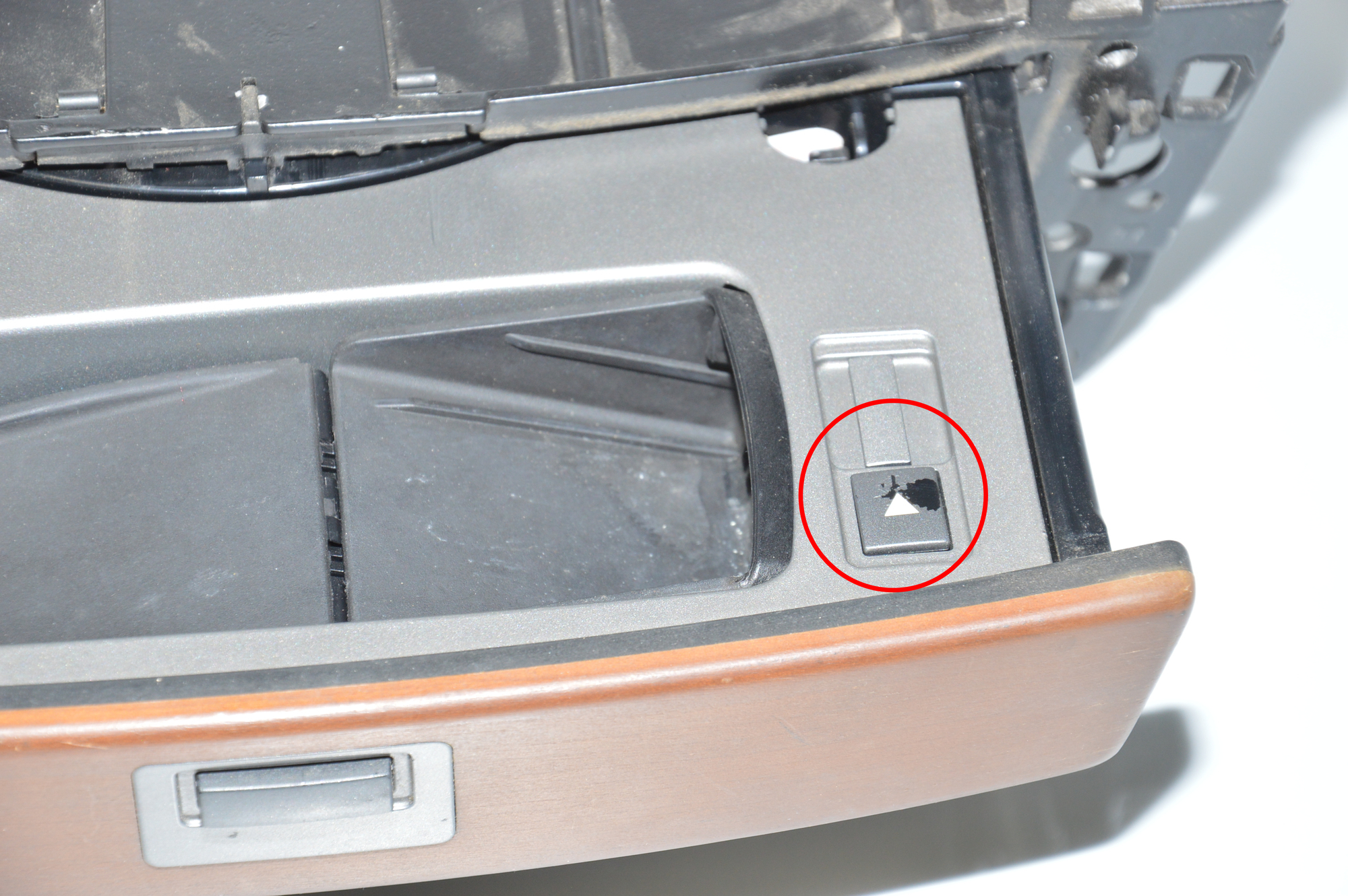 Other Interior Parts – OEM 7032886 · BMW 7 (E65, E66, E67) BMW 7 (E65, E66, E67) 730 Ld 2007 – 6