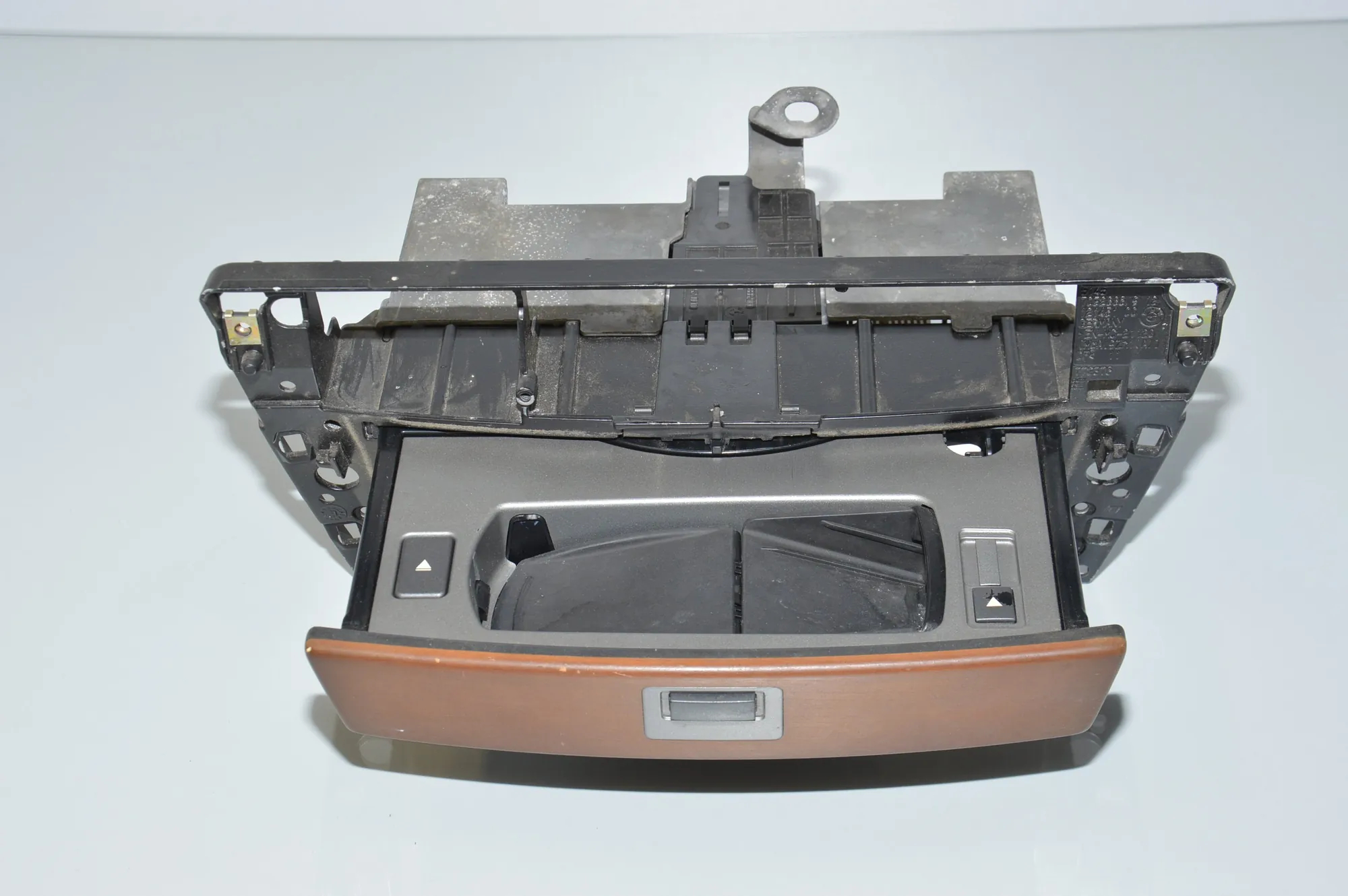 Other Interior Parts – OEM 7032886 · BMW 7 (E65, E66, E67) BMW 7 (E65, E66, E67) 730 Ld 2007 – 2