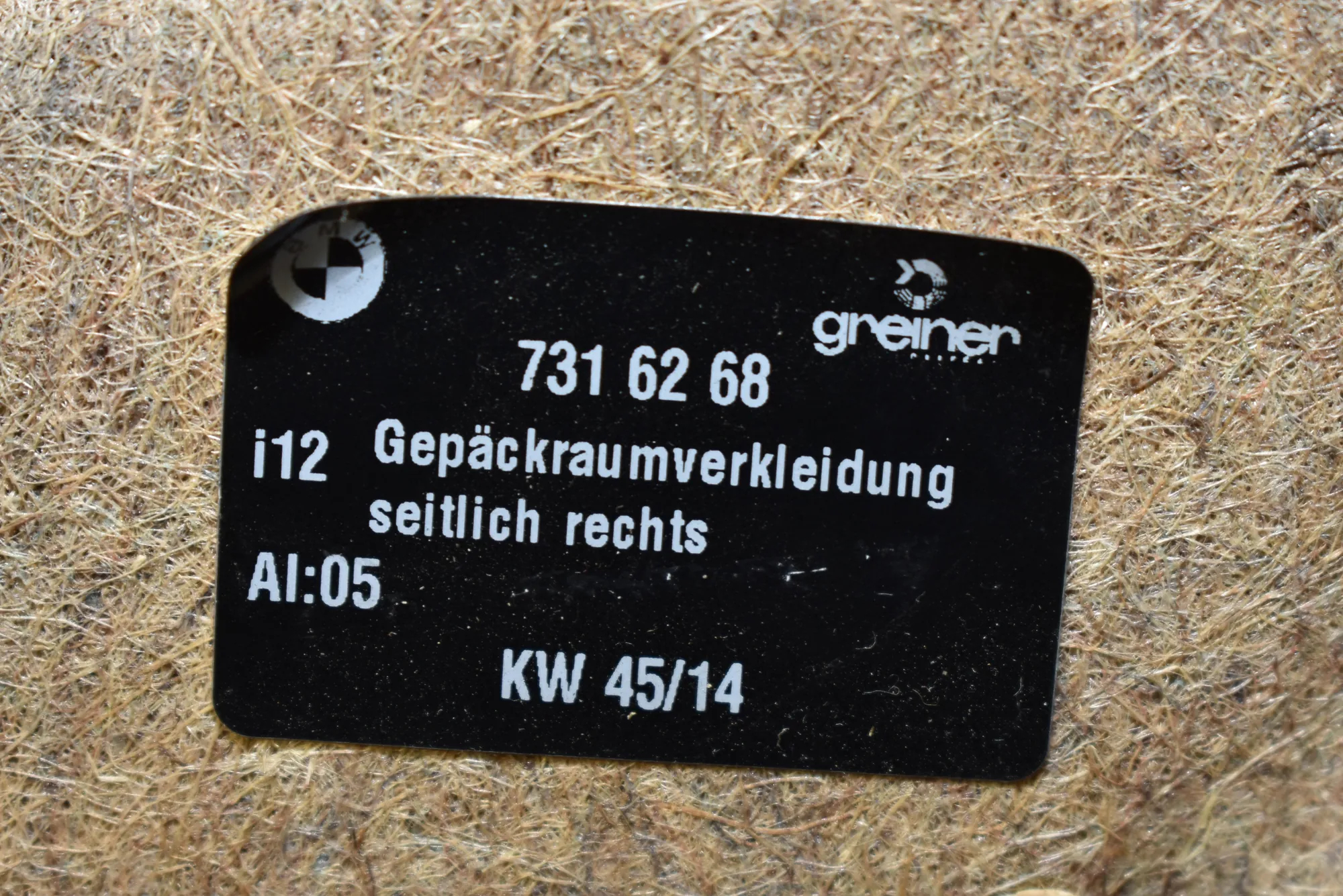 Right Side Trunk Trim – OEM 7316268 · BMW i8 (I12) BMW i8 (I12) hybrid 2016 – 5