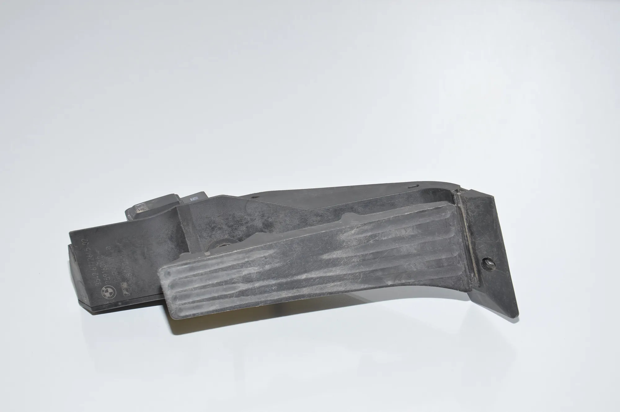 Throttle Pedal – OEM 6772645 · BMW 3 (E90) BMW 3 (E90) 330 xd 2006 – 2