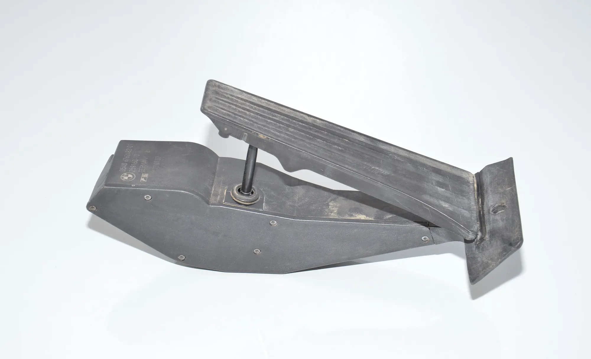 Throttle Pedal – OEM 6762482 · BMW 7 (E65, E66, E67) BMW 7 (E65, E66, E67) 745 i, Li 2003
