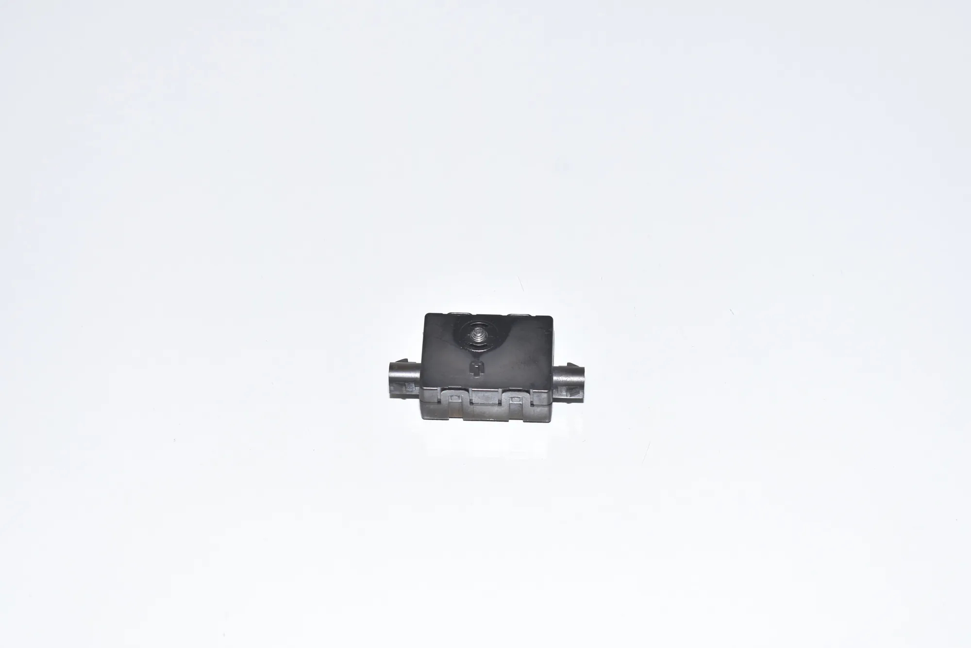 Antenna – OEM 9325724 · BMW F90 (2017 - -) (G30, F90) M5 2019 – 2