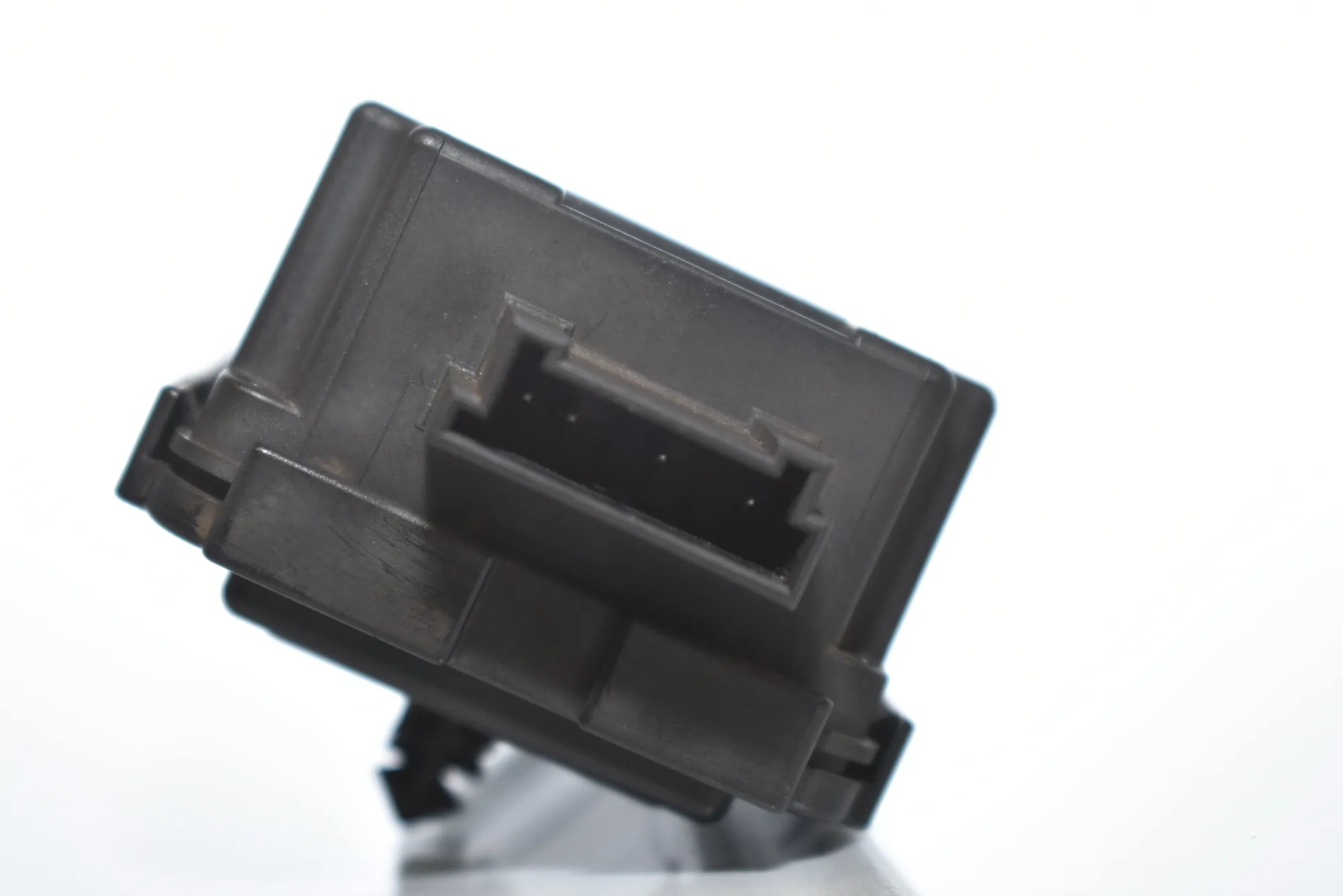 Central Locking Control Unit – OEM 9440540 · BMW F90 (2017 - -) (G30, F90) M5 2019 – 3