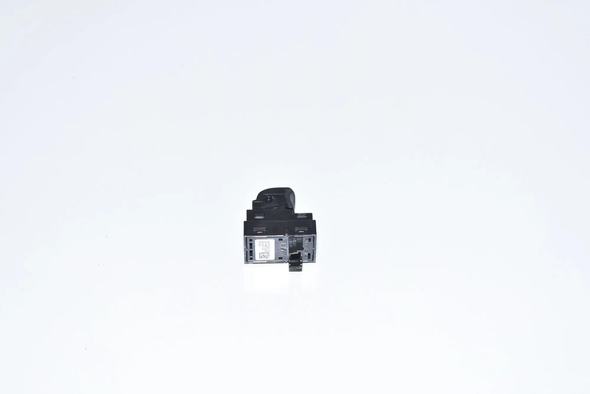 Tailgate Open Switch – OEM 9327029 · BMW F90 (2017 - -) (G30, F90) M5 2019 – 3