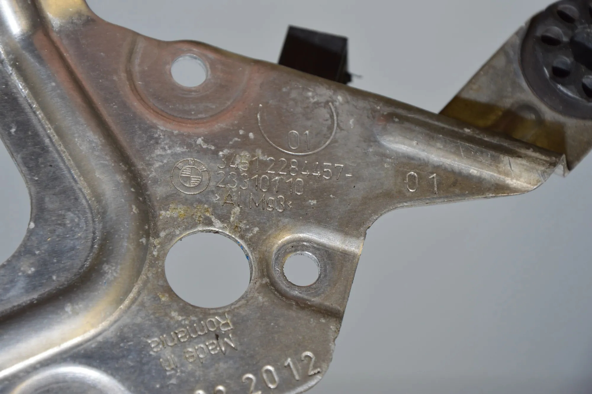 ABS Pump Holder – OEM 2284457 · BMW 5 (F10) M5 2012 – 5