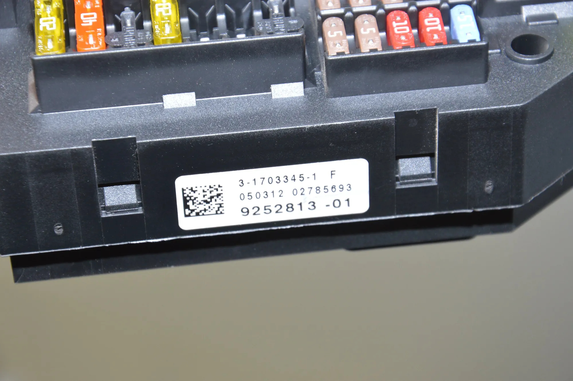 Fuse Box – OEM 9252813 · BMW 5 (F10) M5 2012 – 5