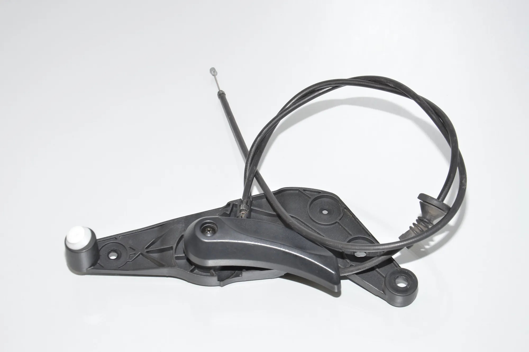 Bonnet Release Handle – OEM 9114002 · BMW 5 (F10) M5 2012
