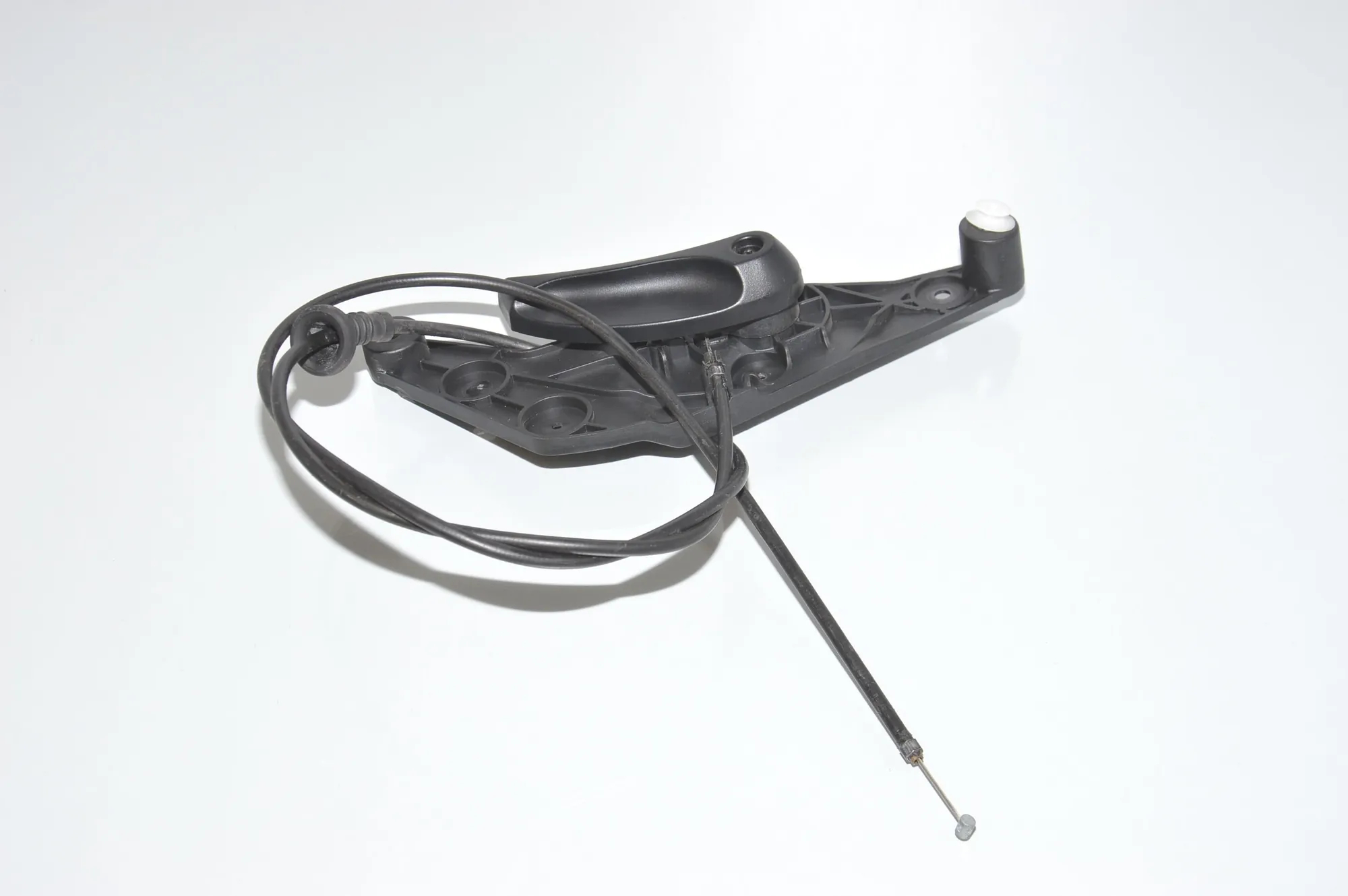 Bonnet Release Handle – OEM 9114002 · BMW 5 (F10) M5 2012 – 2