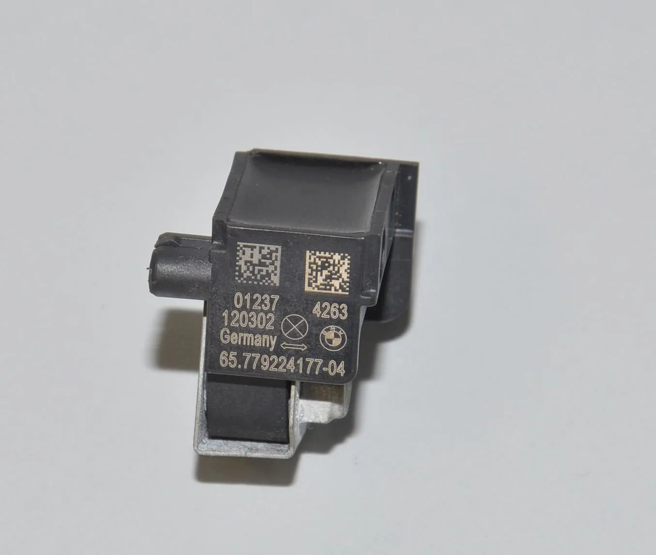 Front Left Impact Sensor – OEM 9224177 · BMW 5 (F10) M5 2012 – 5