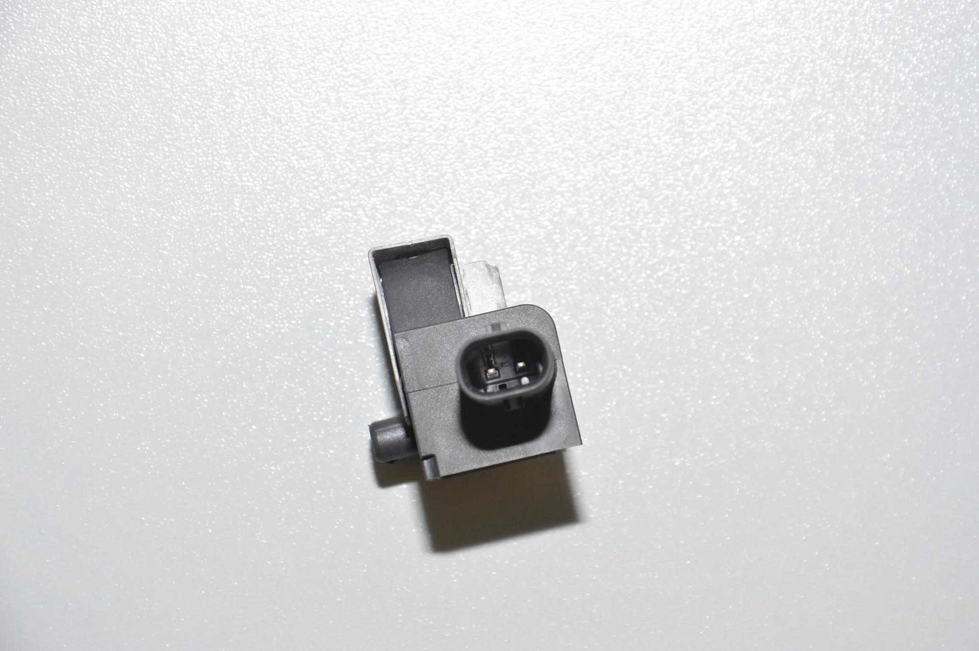 Front Left Impact Sensor – OEM 9224177 · BMW 5 (F10) M5 2012 – 6