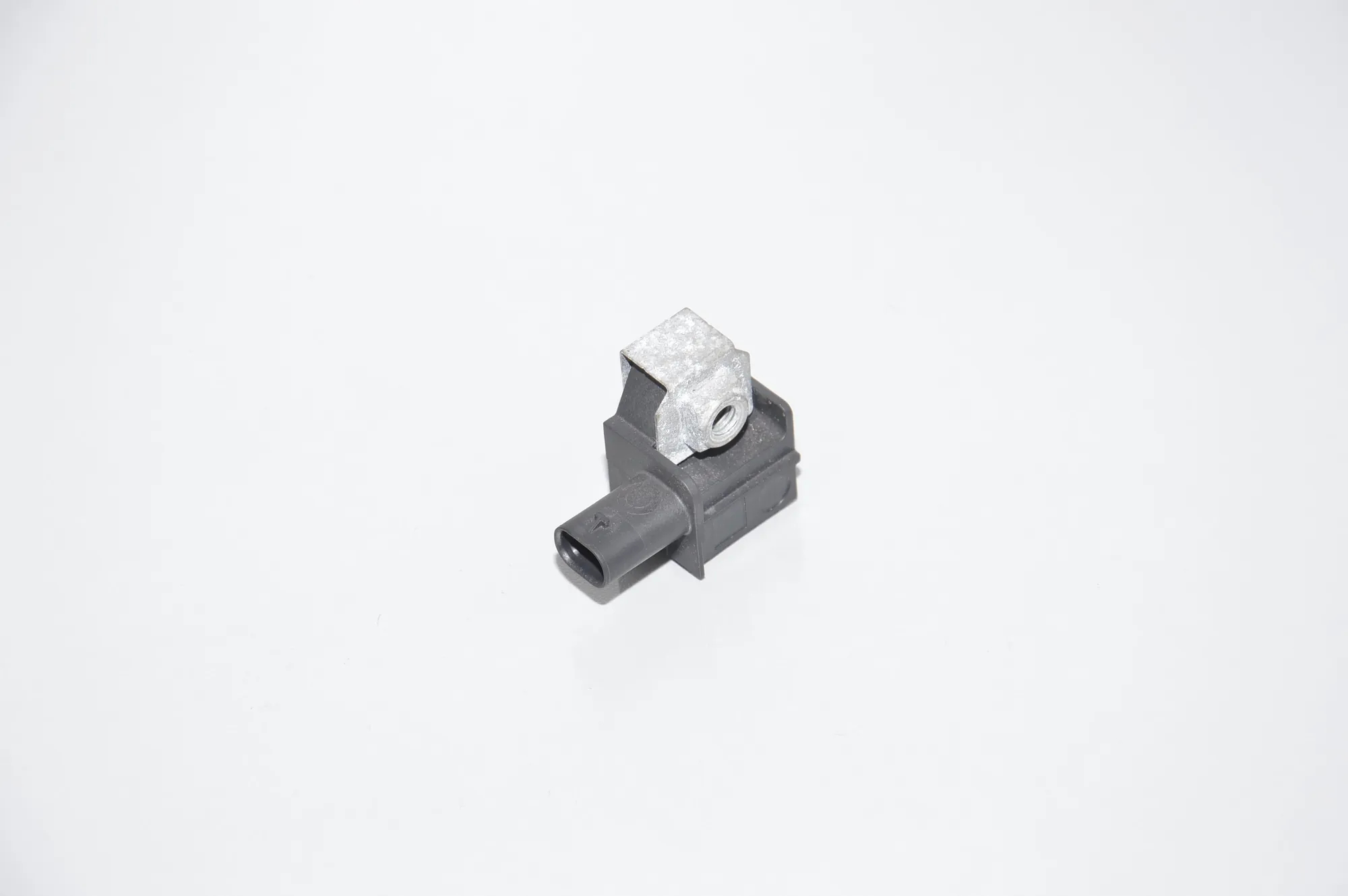 Front Left Impact Sensor – OEM 9224177 · BMW 5 (F10) M5 2012 – 4